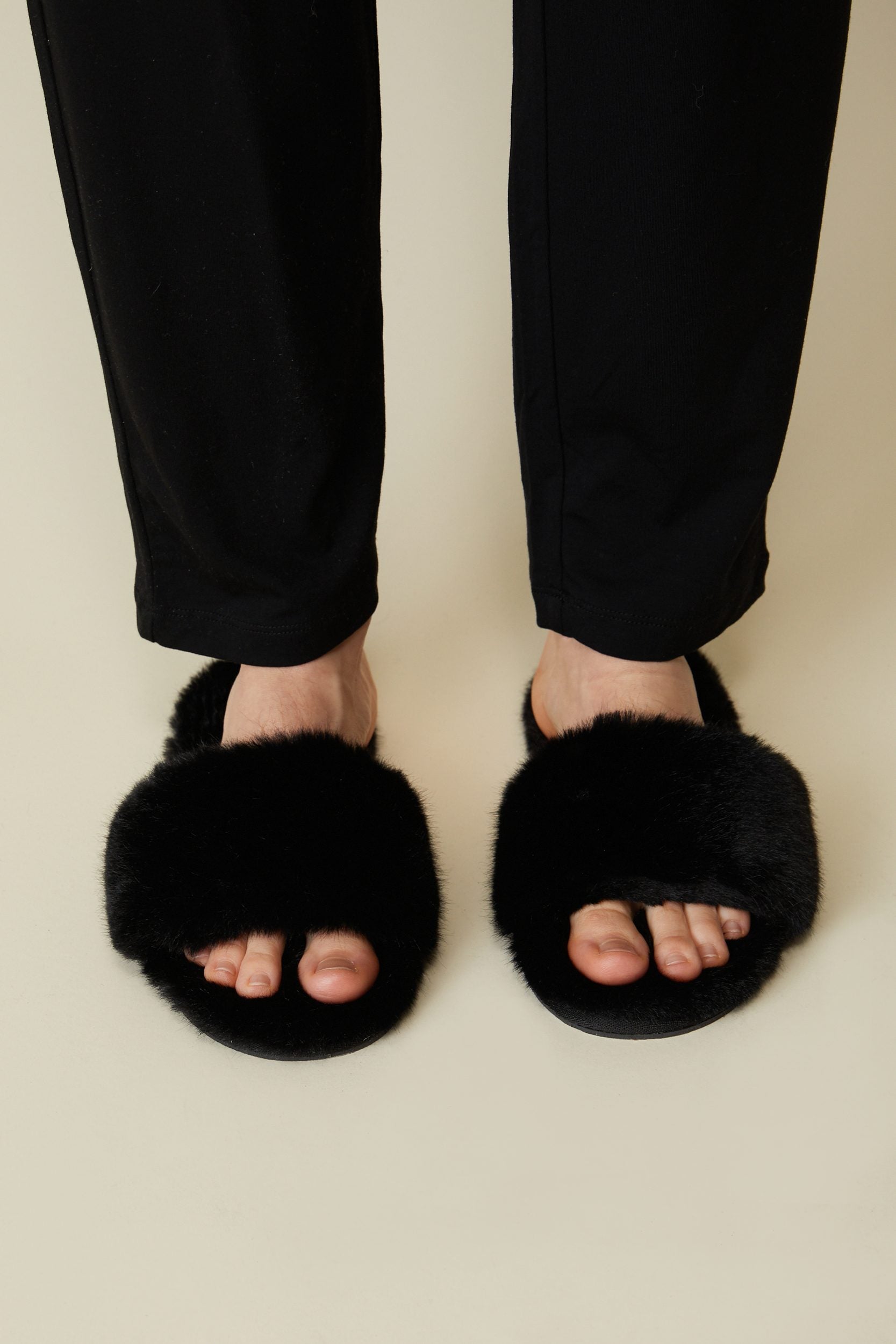 Toeless slippers best sale