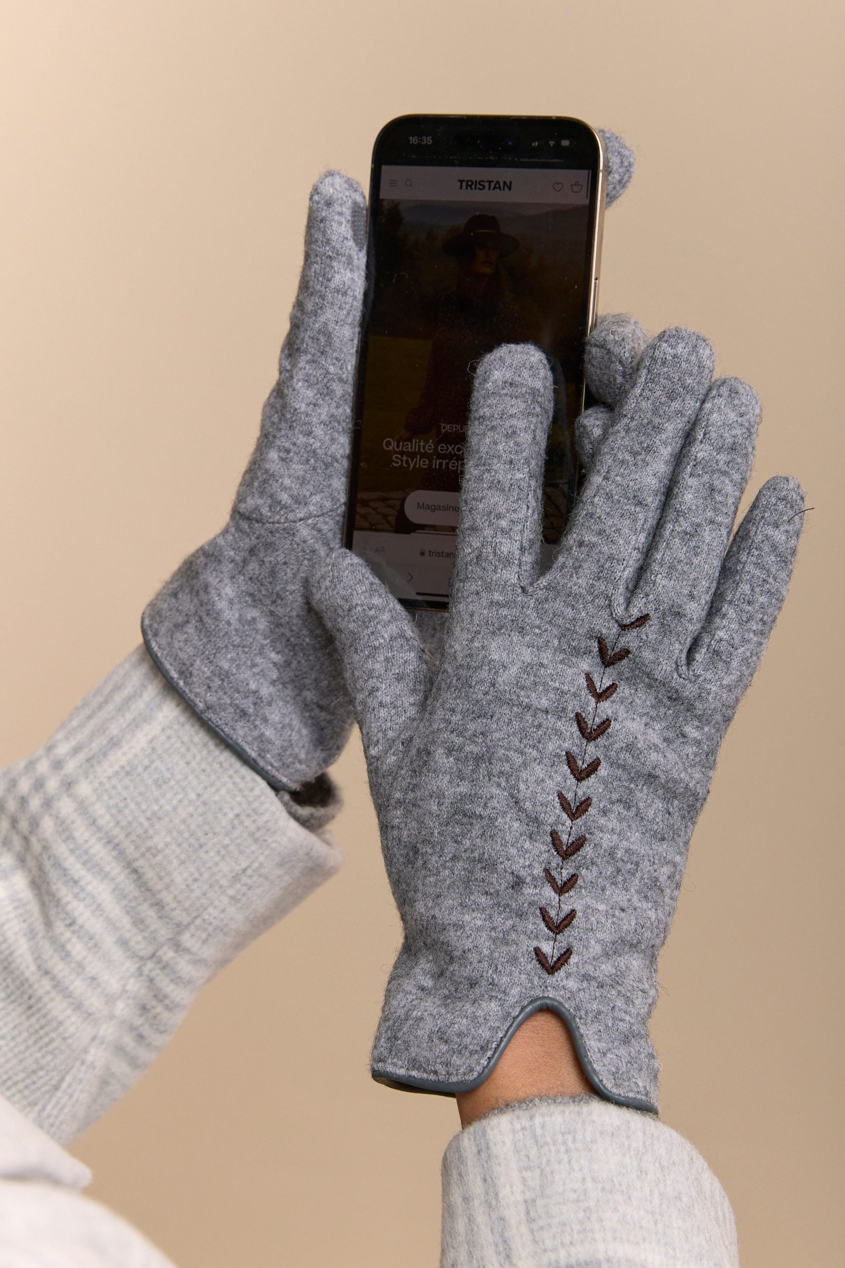 Wool gloves