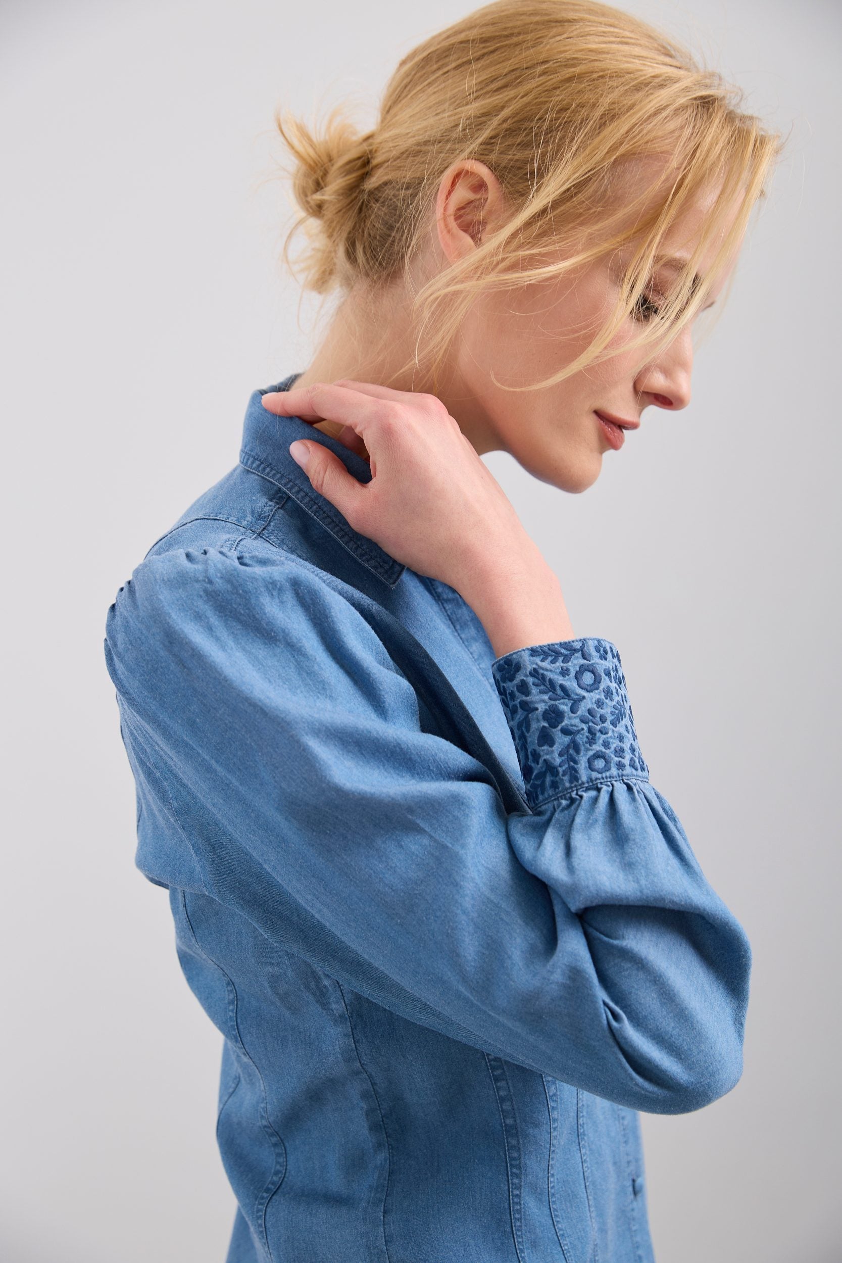 Tencel blouse with embroidered cuffs