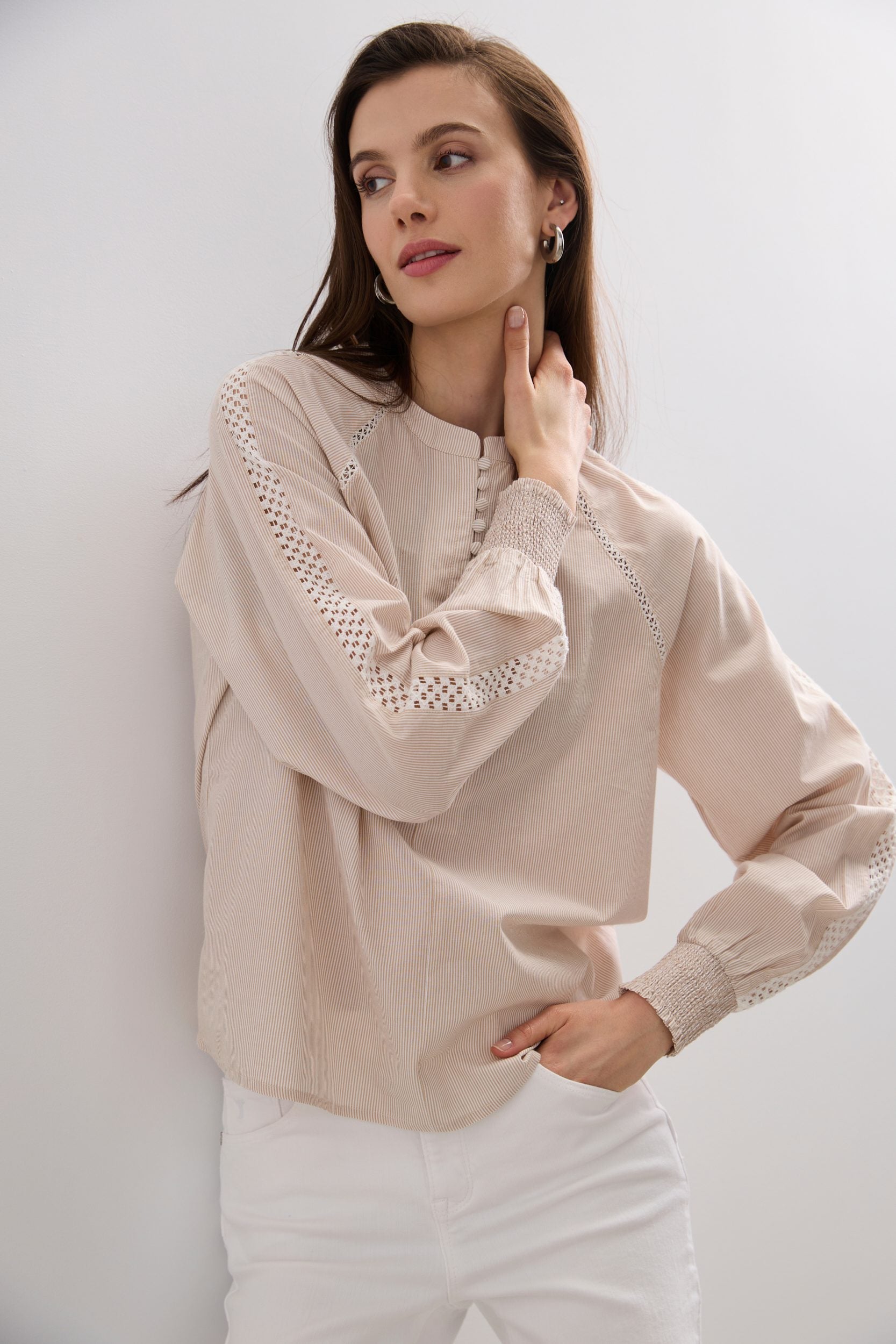 Puffy sleeve blouse with lace details