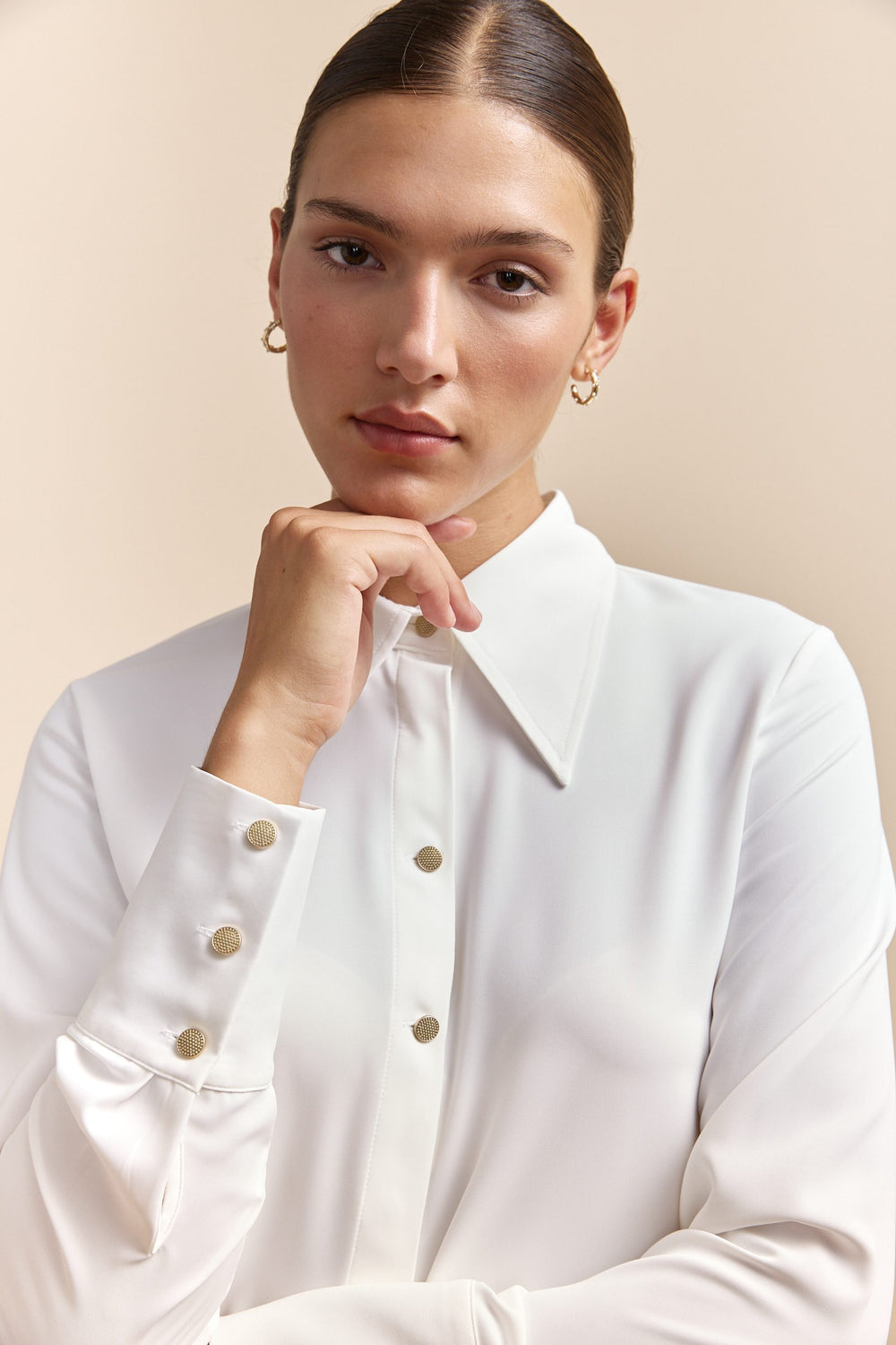 Regular shirt with long collar point