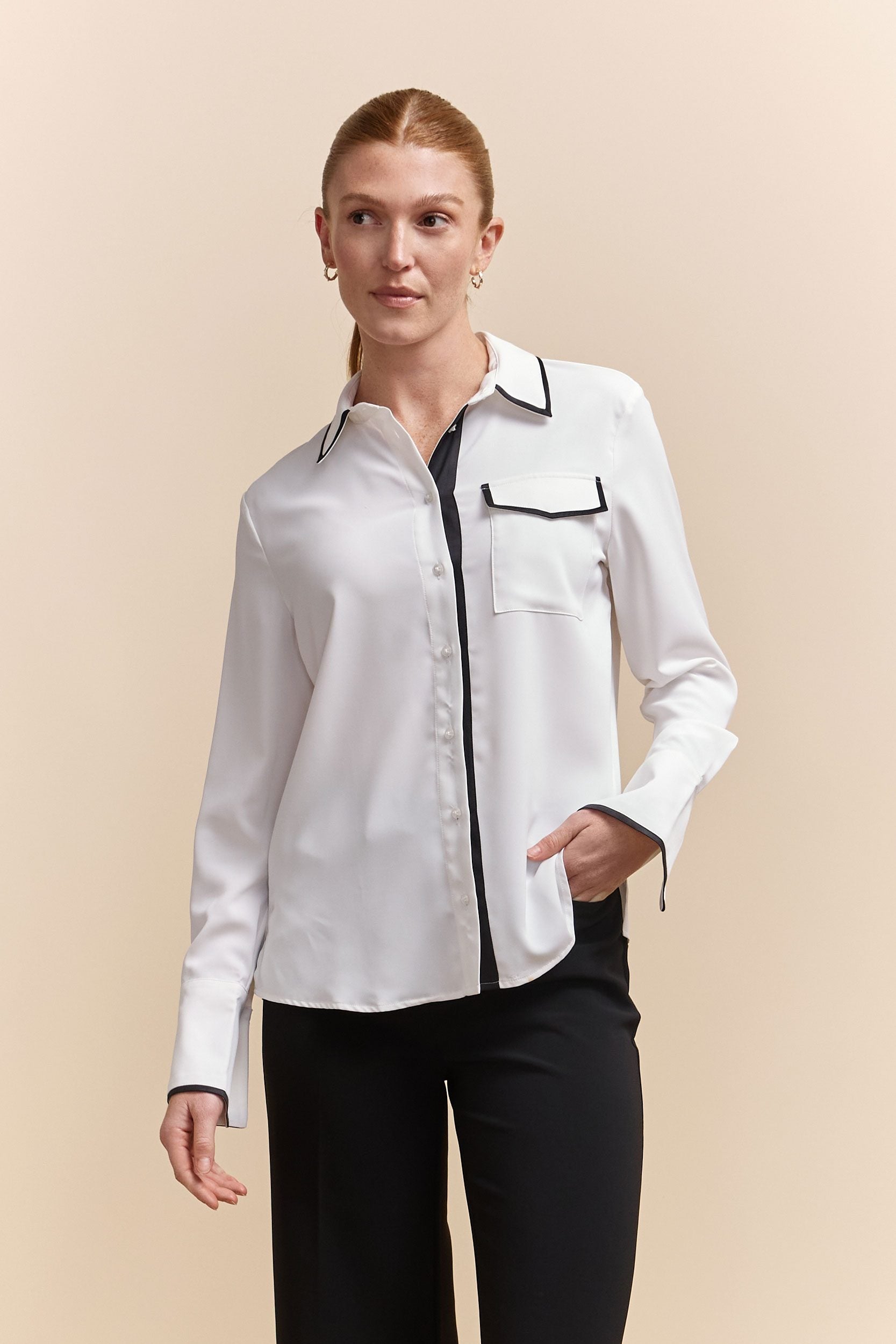 Blouse avec détails contrastants