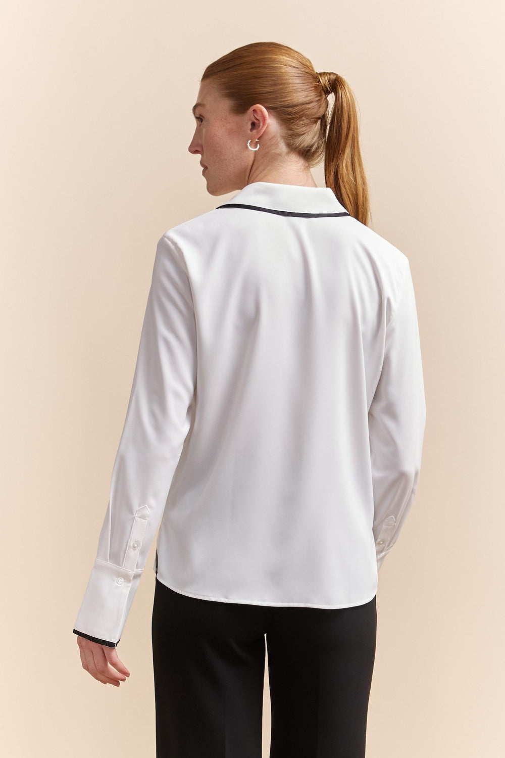 Blouse avec détails contrastants