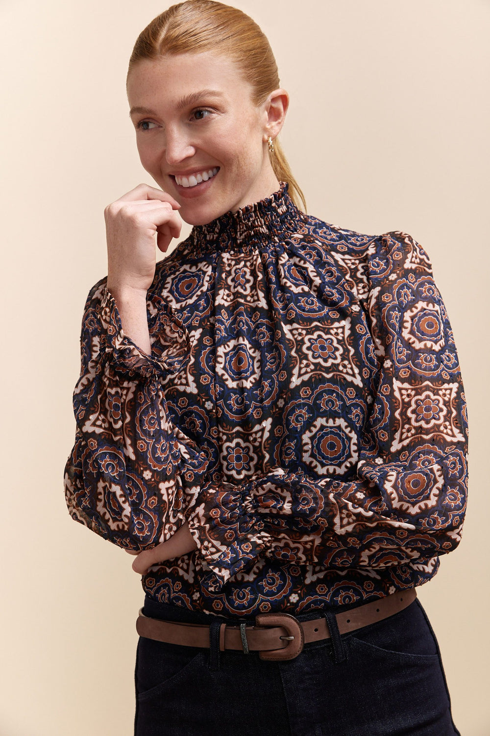 Blouse imprimé fluide avec nid d'abeille