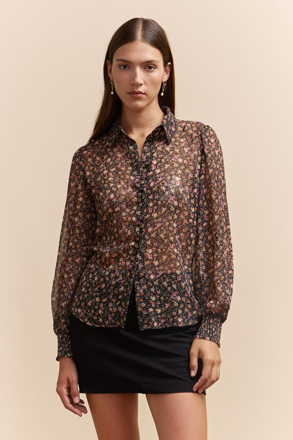 Floral printed shirt with ruching sleeve