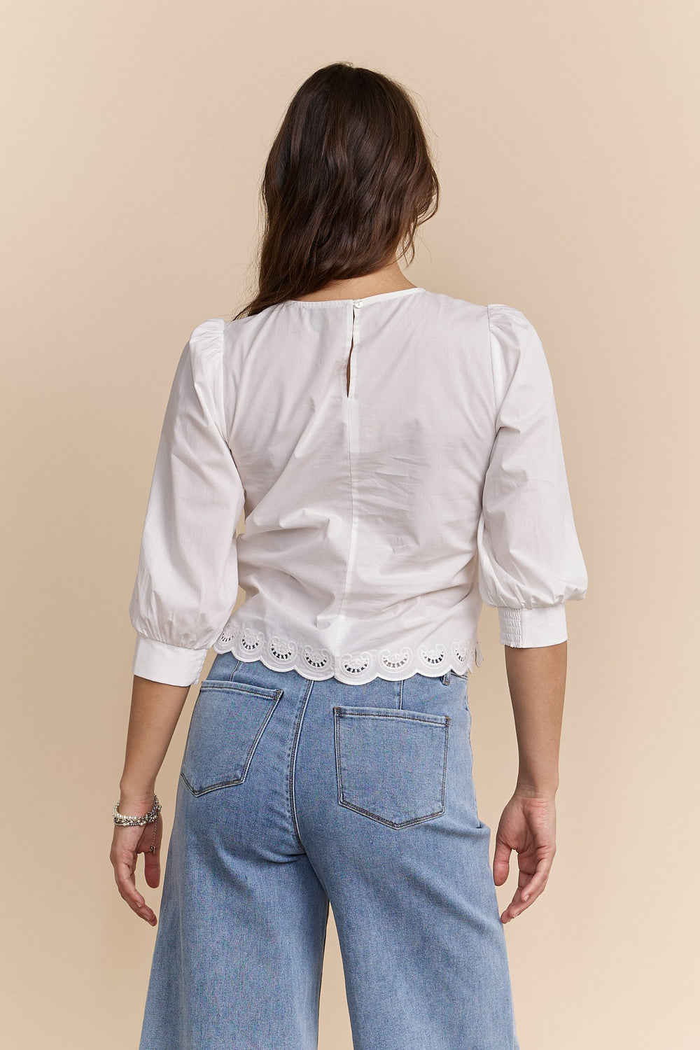 Puffy sleeve blouse with embroidery