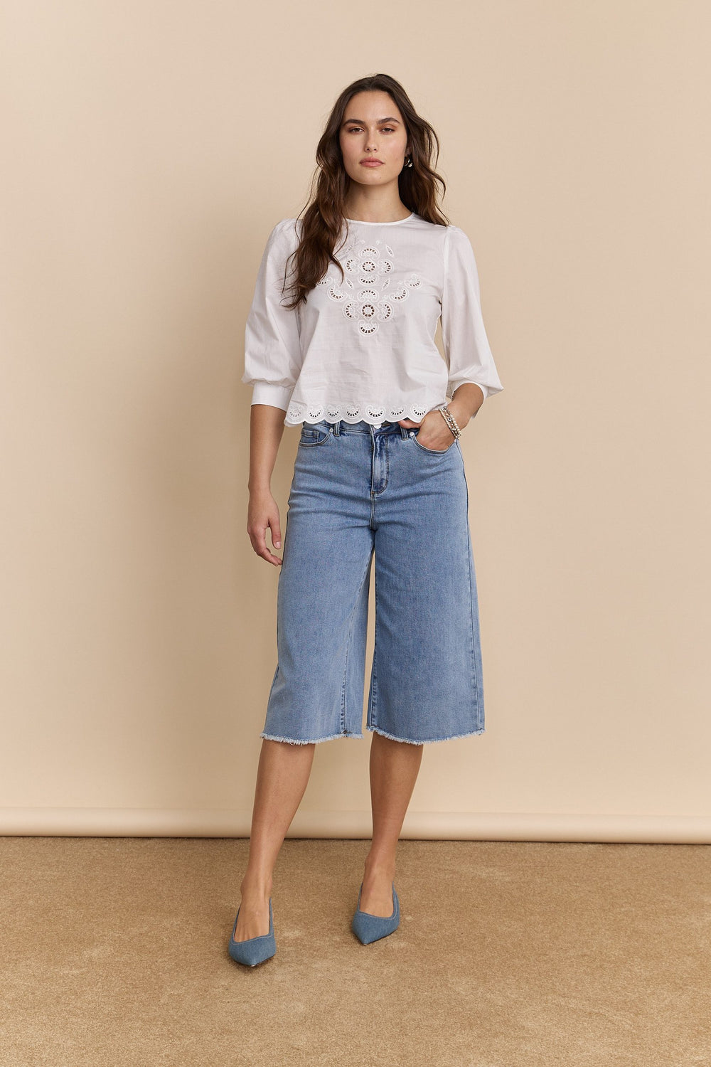 Puffy sleeve blouse with embroidery