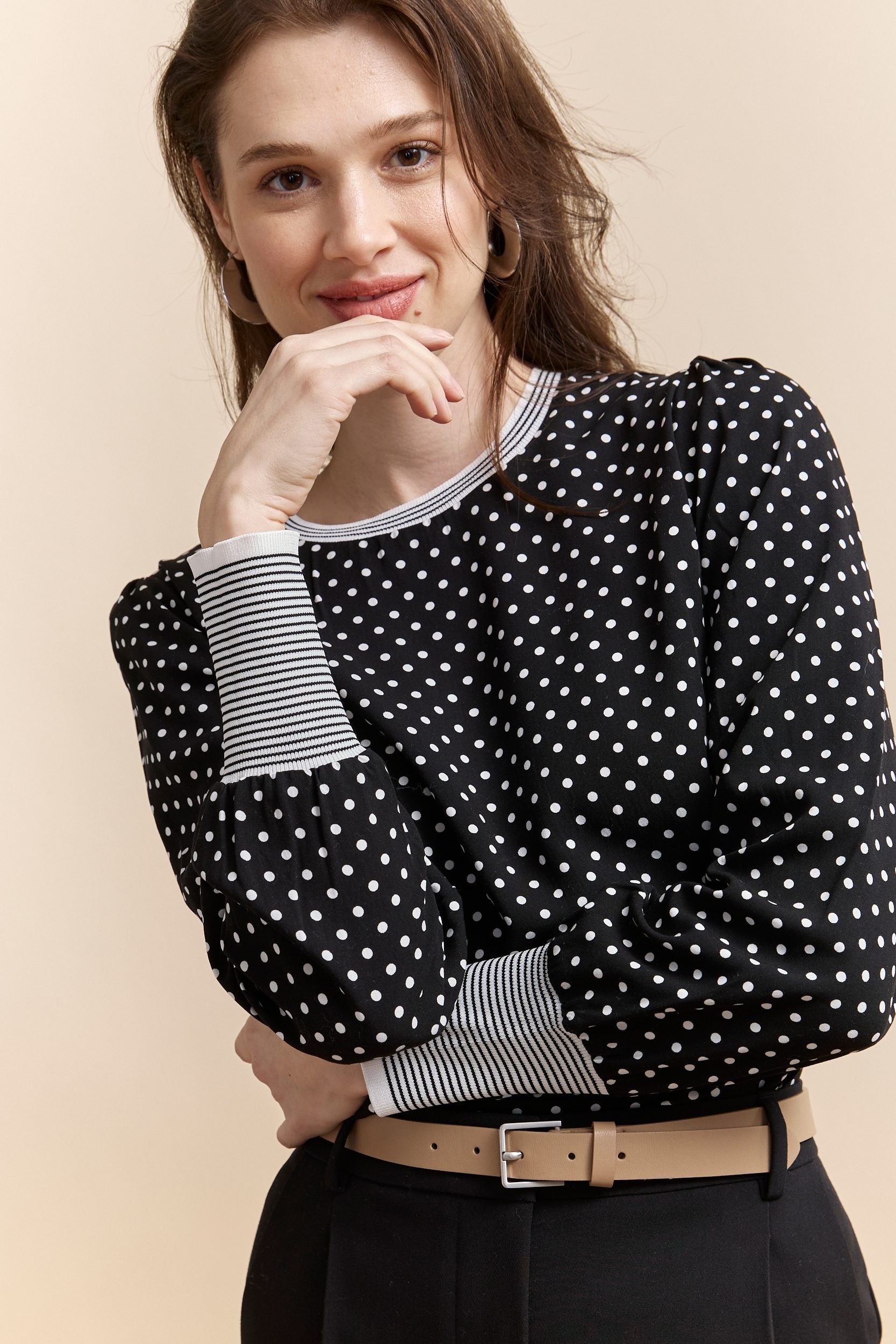 Polka dot blouse with puffy sleeves