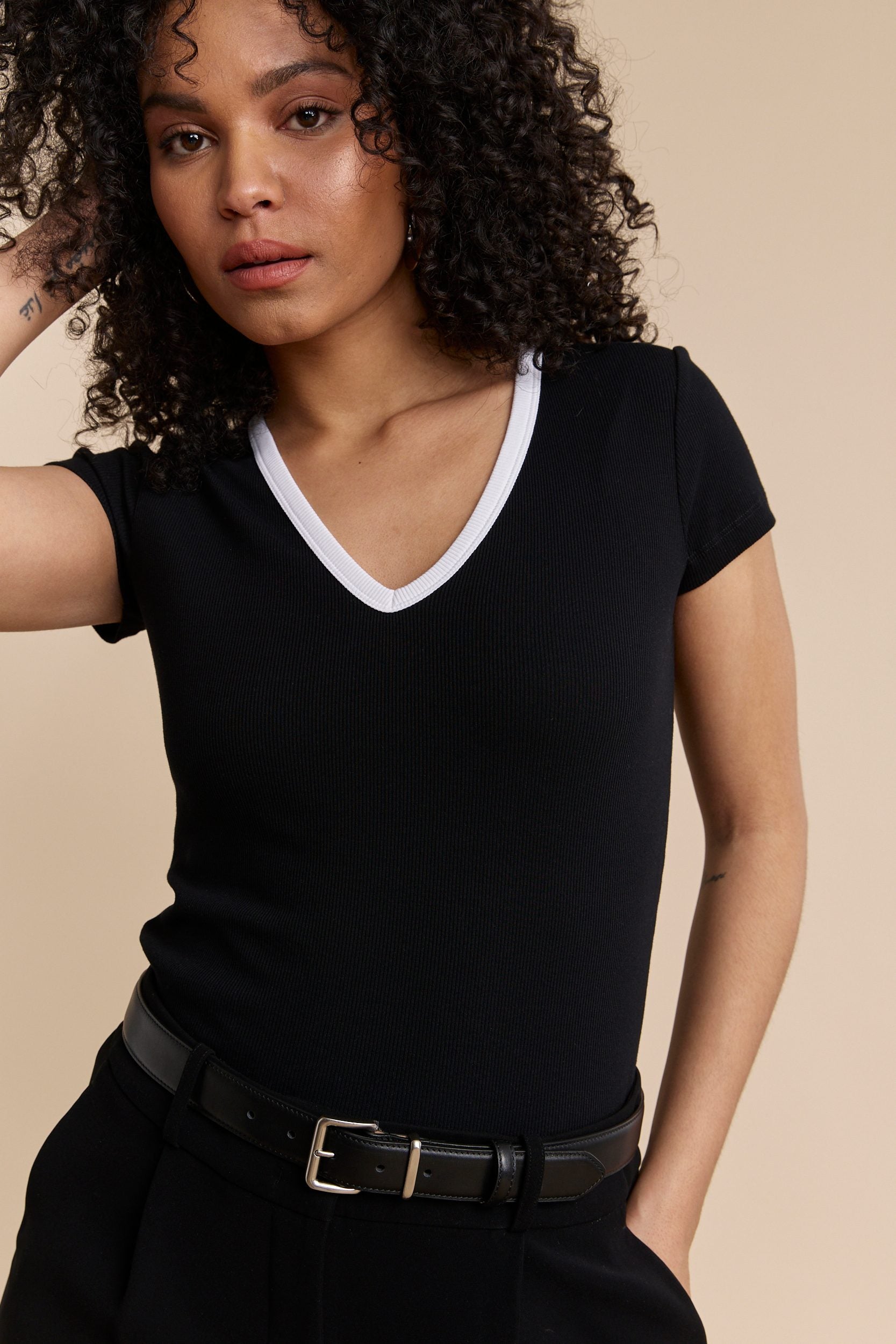 Ribbed t-shirt with V neck