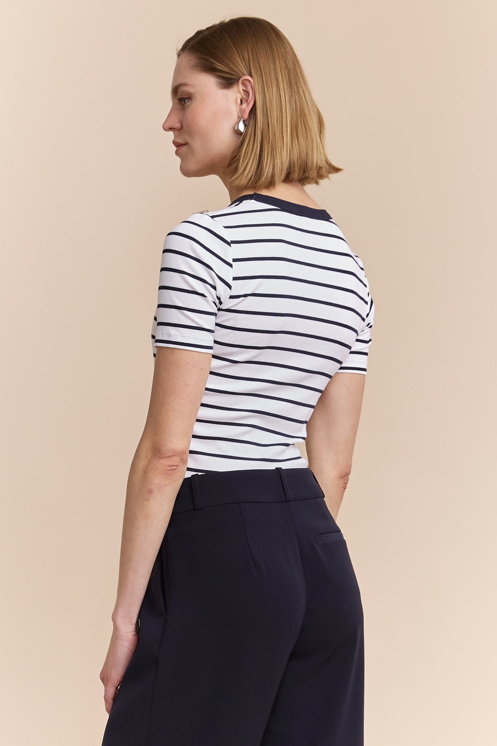 Striped ribbed t-shirt with scoop neck