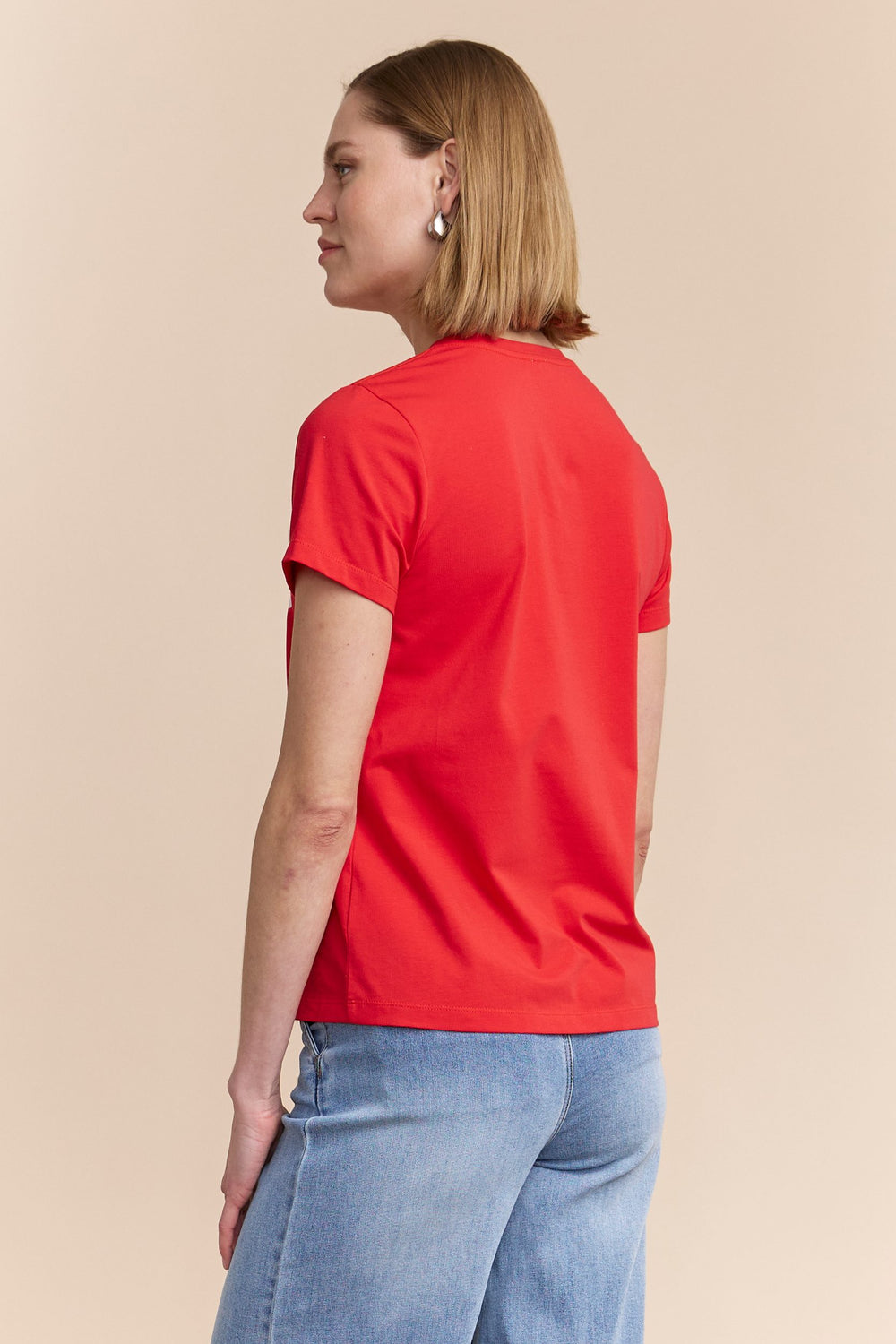 T-shirt rouge avec cœur