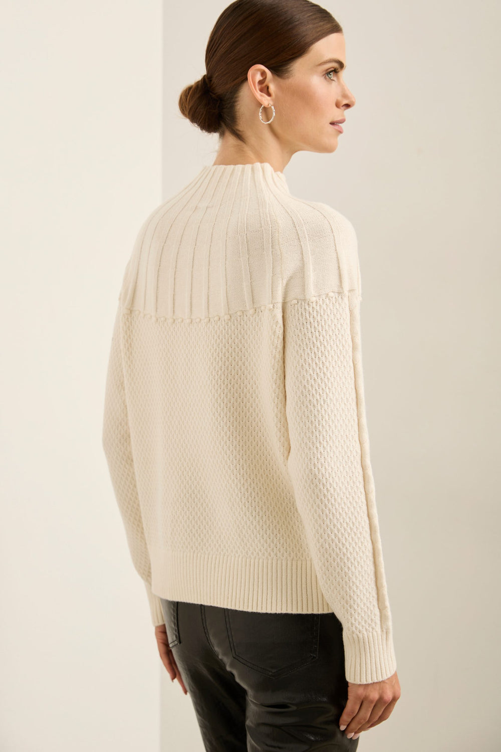 Raglan sleeve sweater with cab