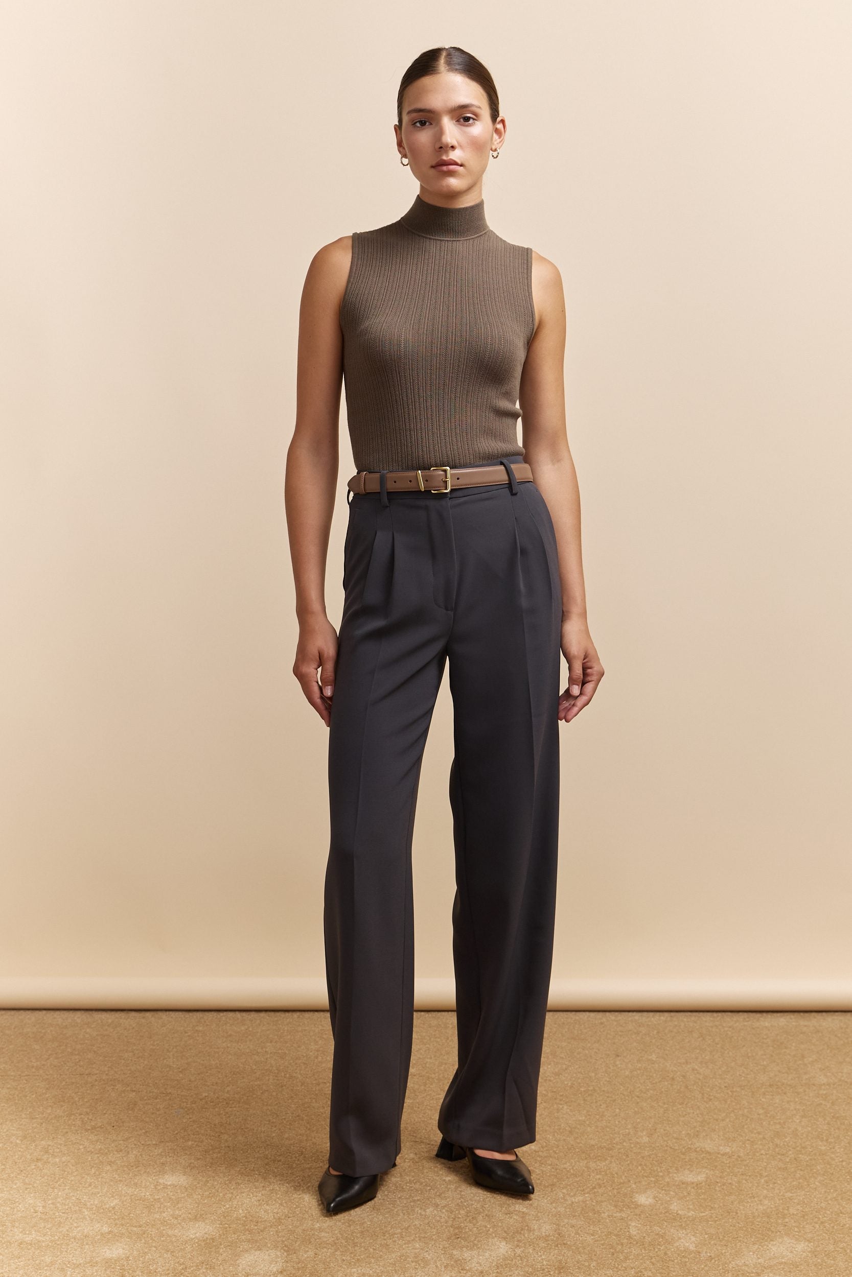 Wide leg pant with pleats