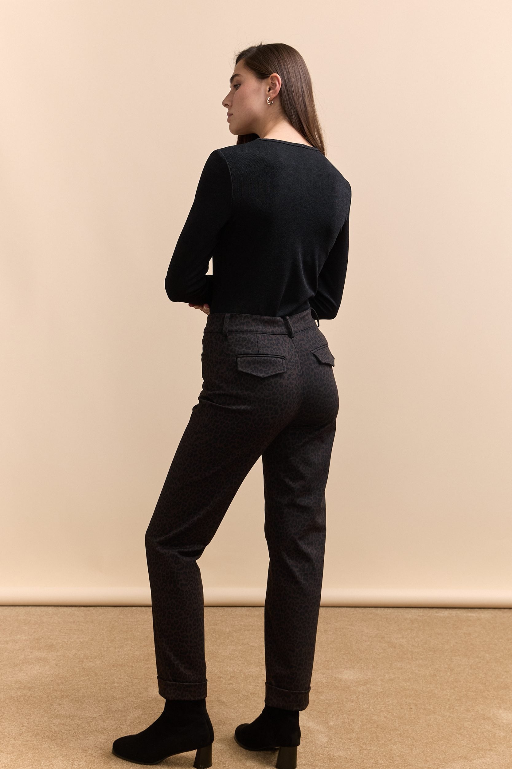 High waist pant with pockets