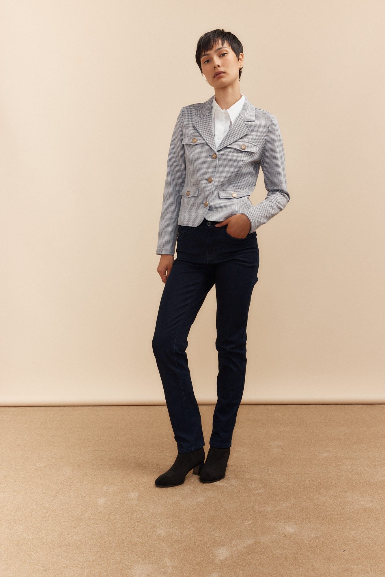 Three-button stretch blazer