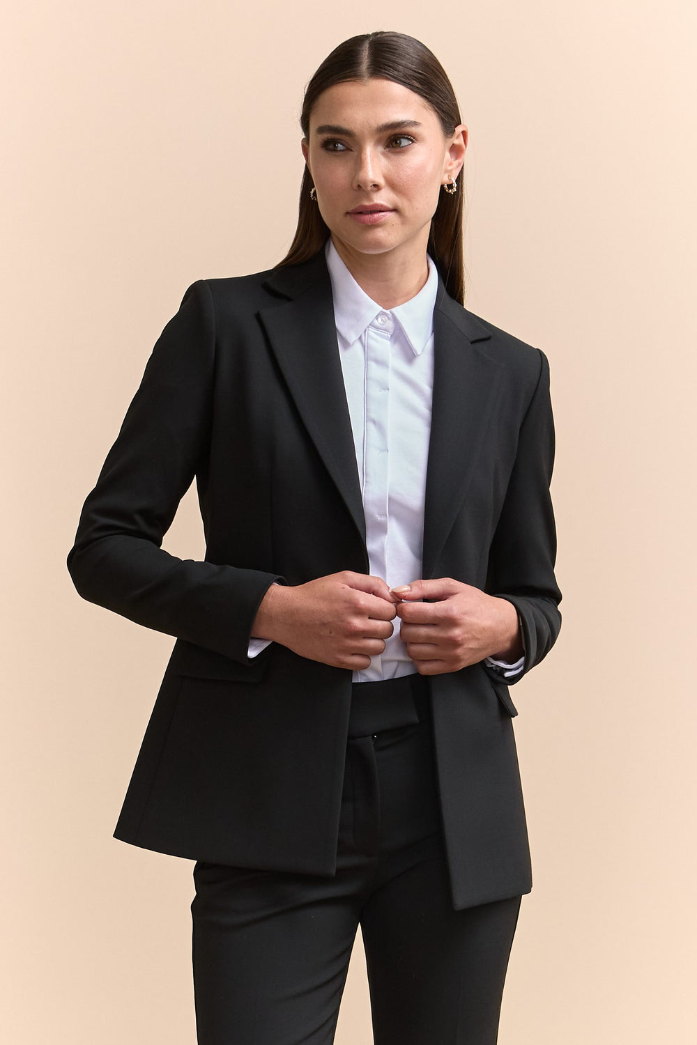 Basic fitted blazer