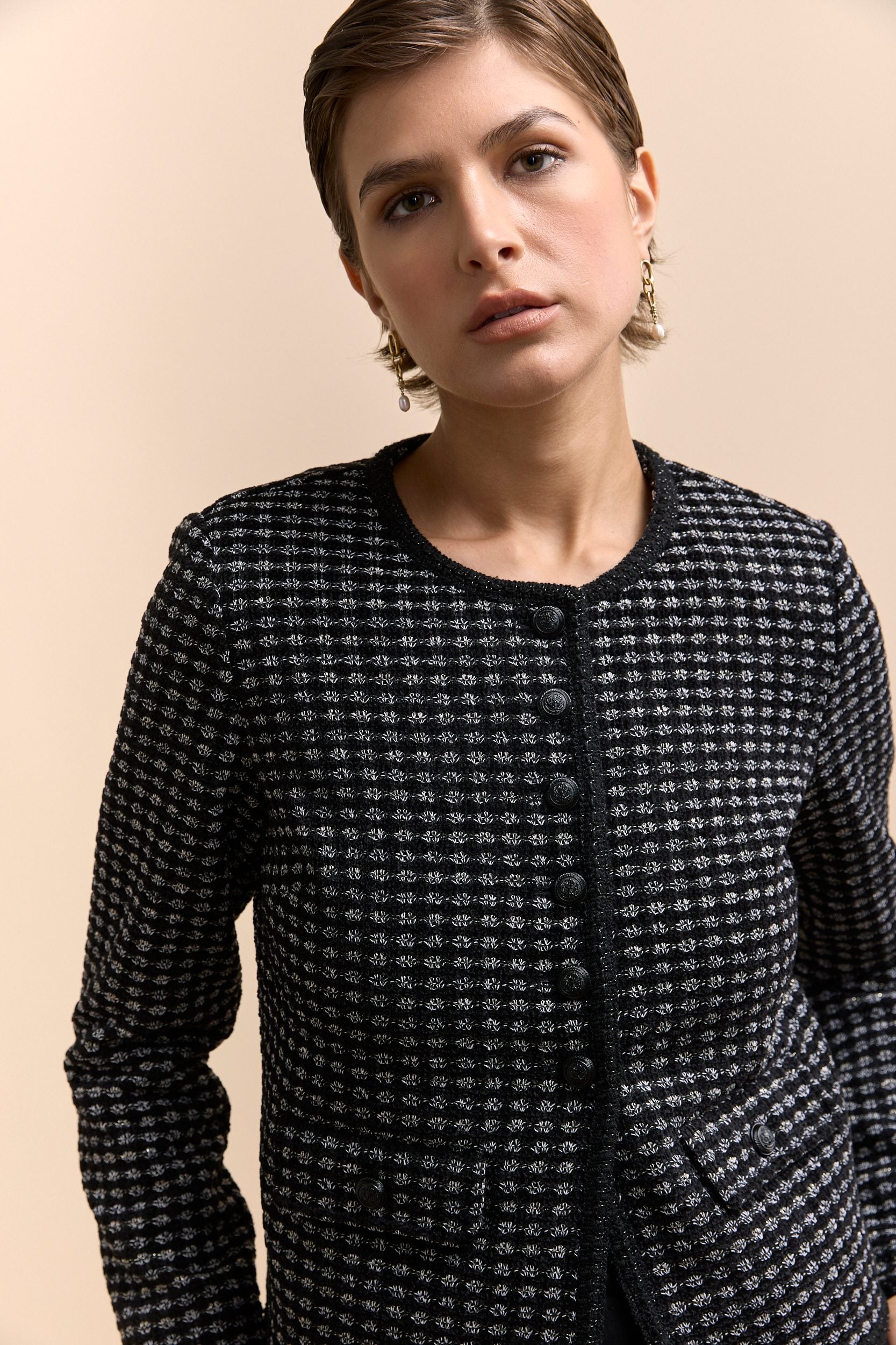 Short stretch jacket with pockets