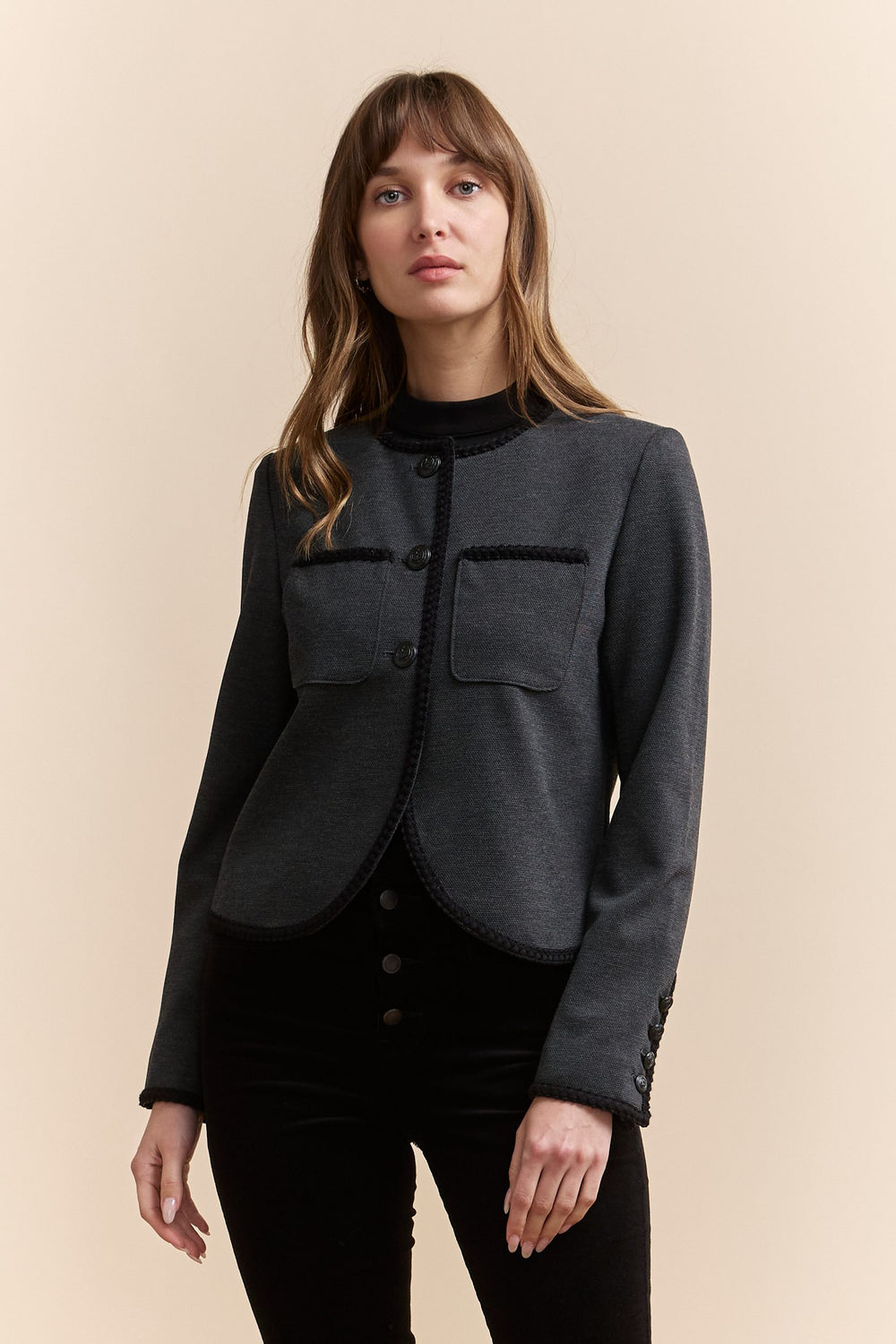 Short stretch textured jacket with pocket