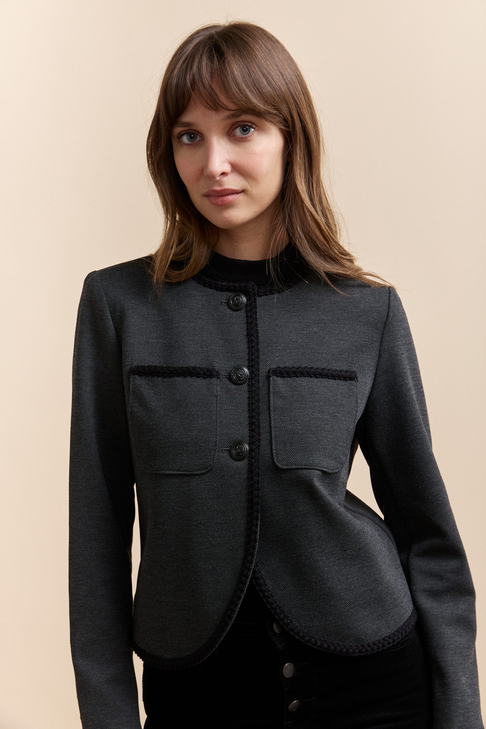 Short stretch textured jacket with pocket