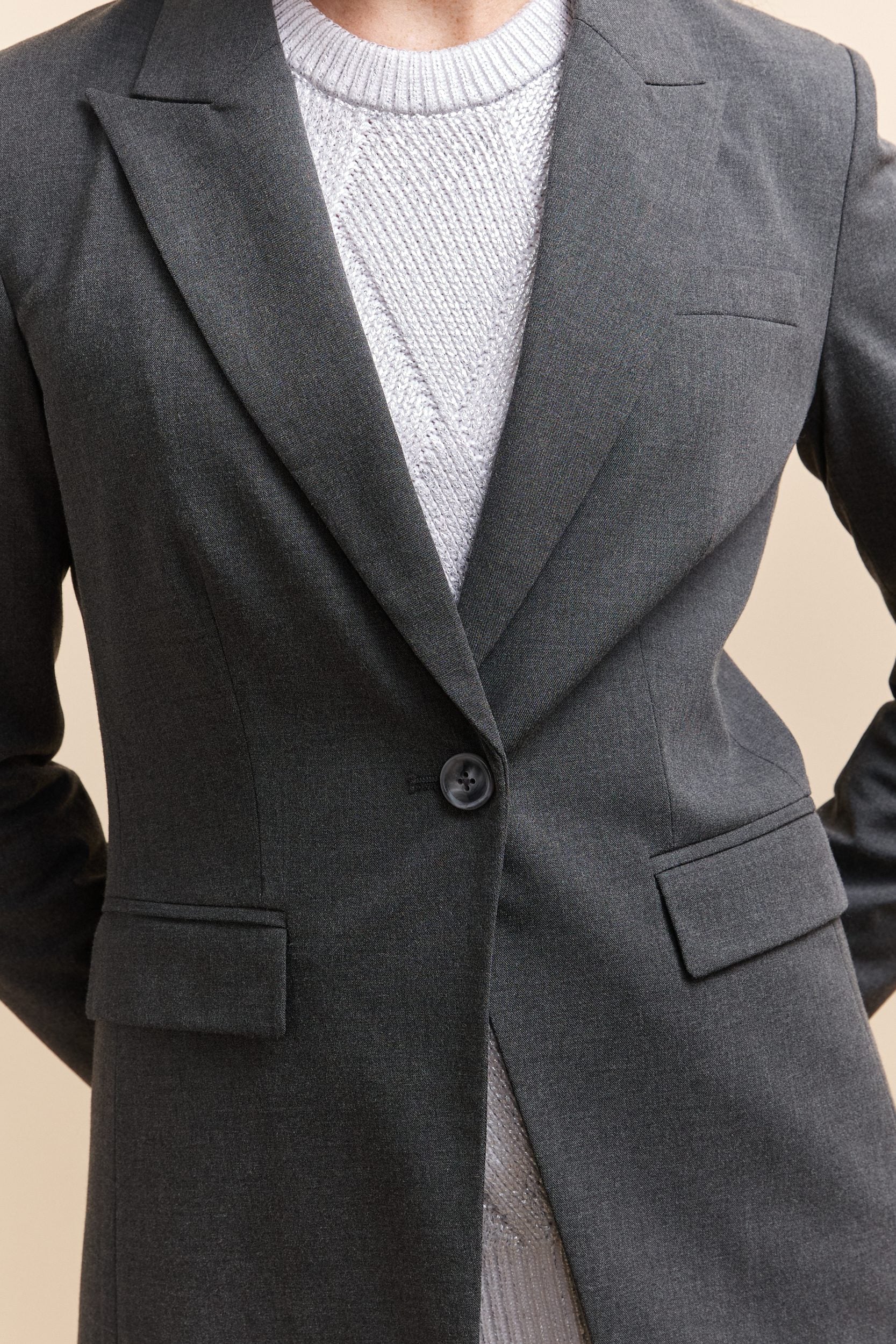 Long fitted blazer