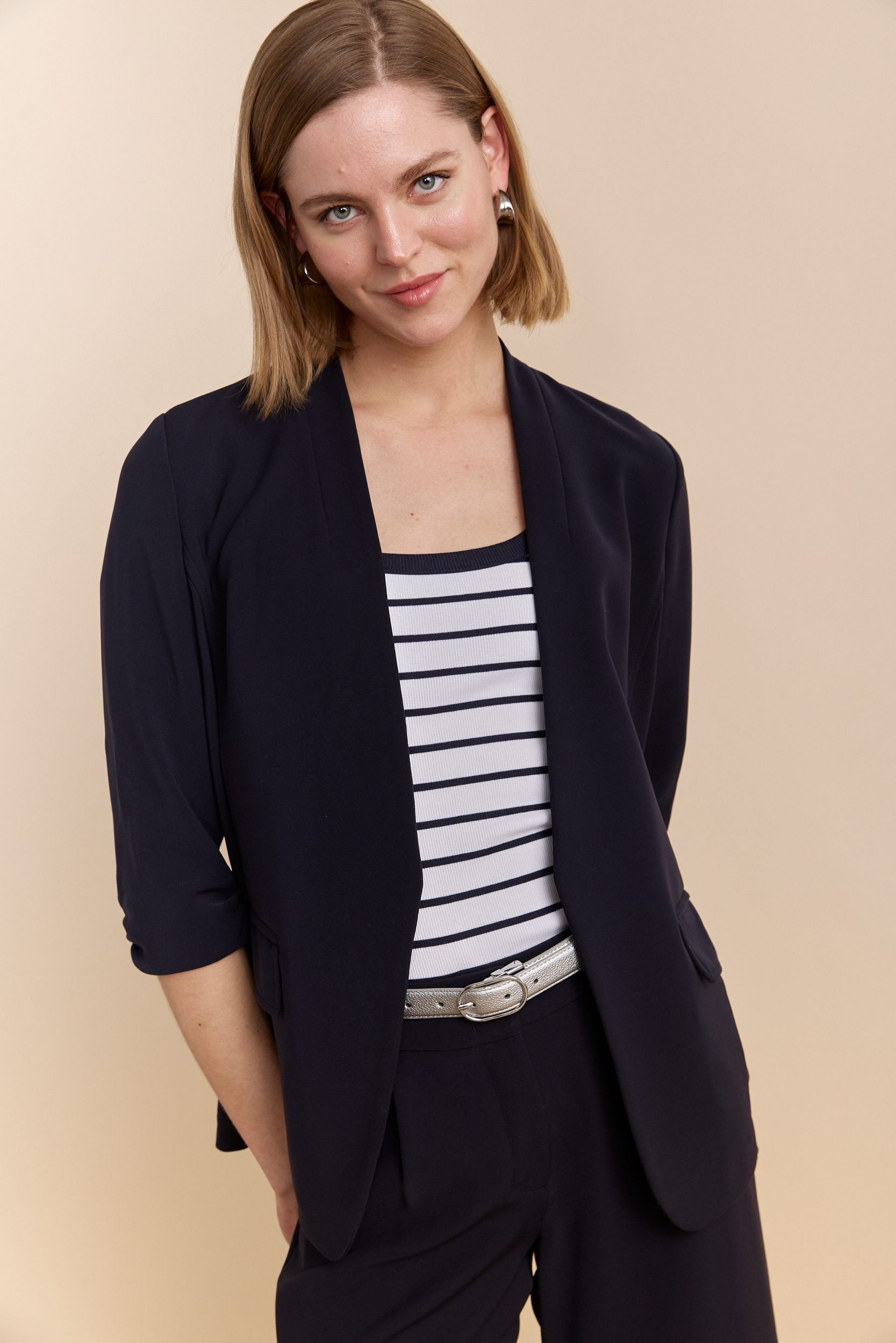 Gathered-sleeve blazer