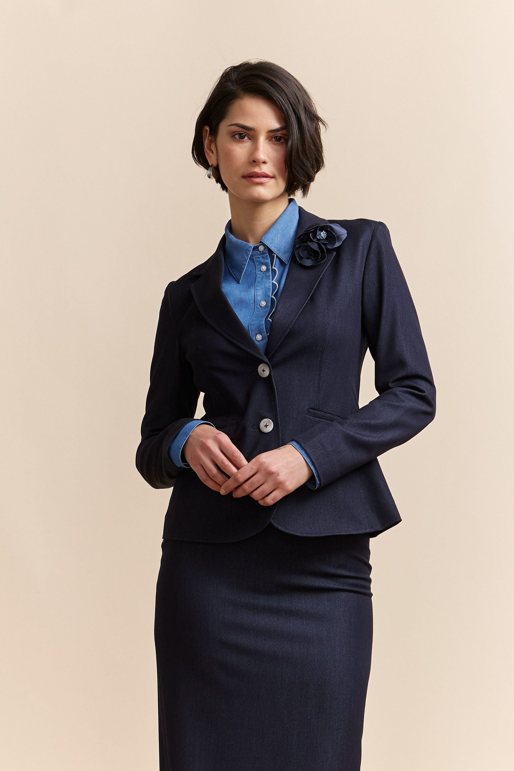 Fitted blazer with removable brooches