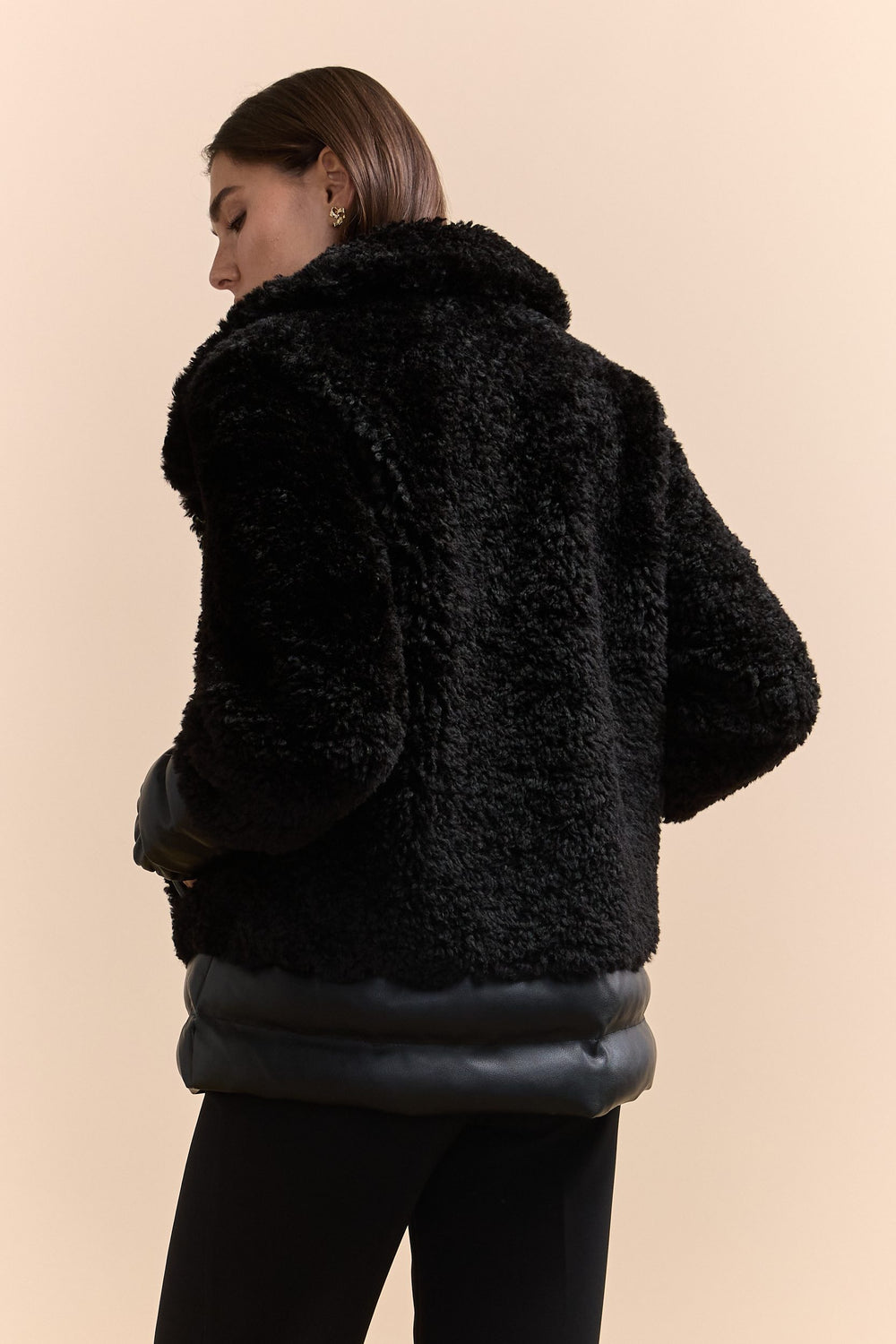 Manteau en bouclé & cuir matelassé