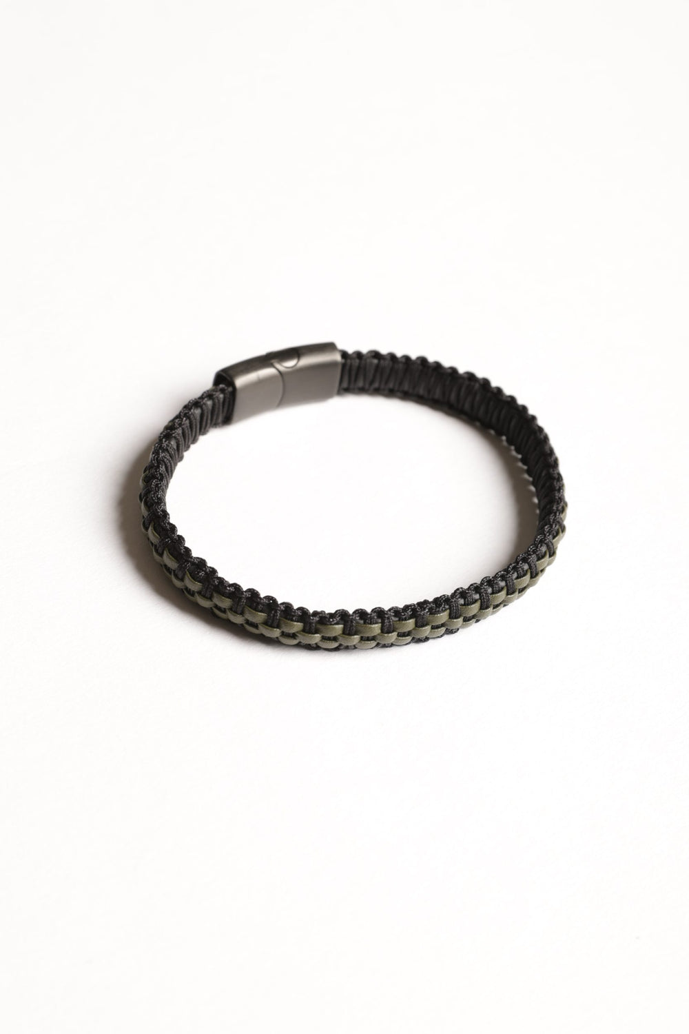 Bracelet de cuir tressé