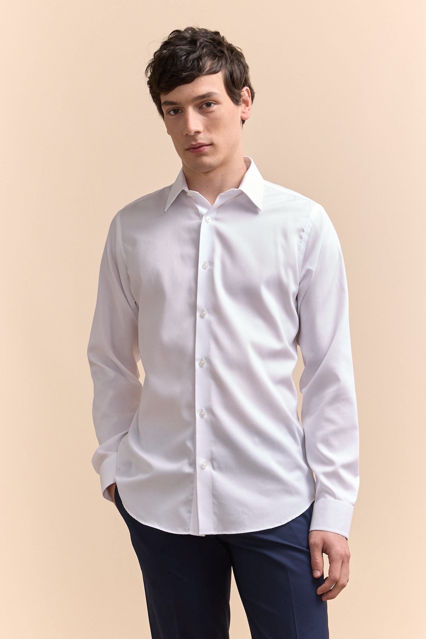 Non-iron fitted dobby shirt