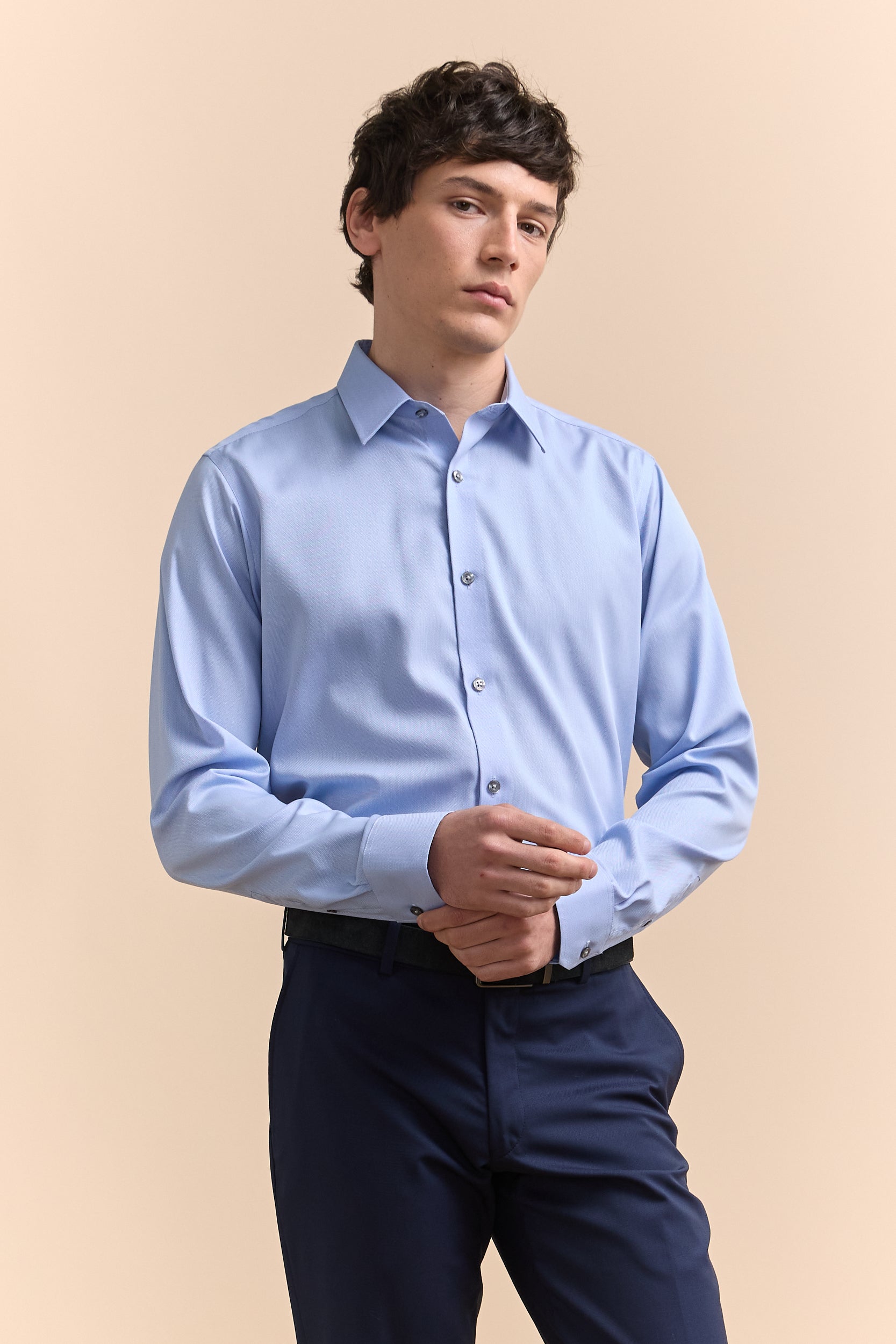 Non-iron fitted dobby shirt