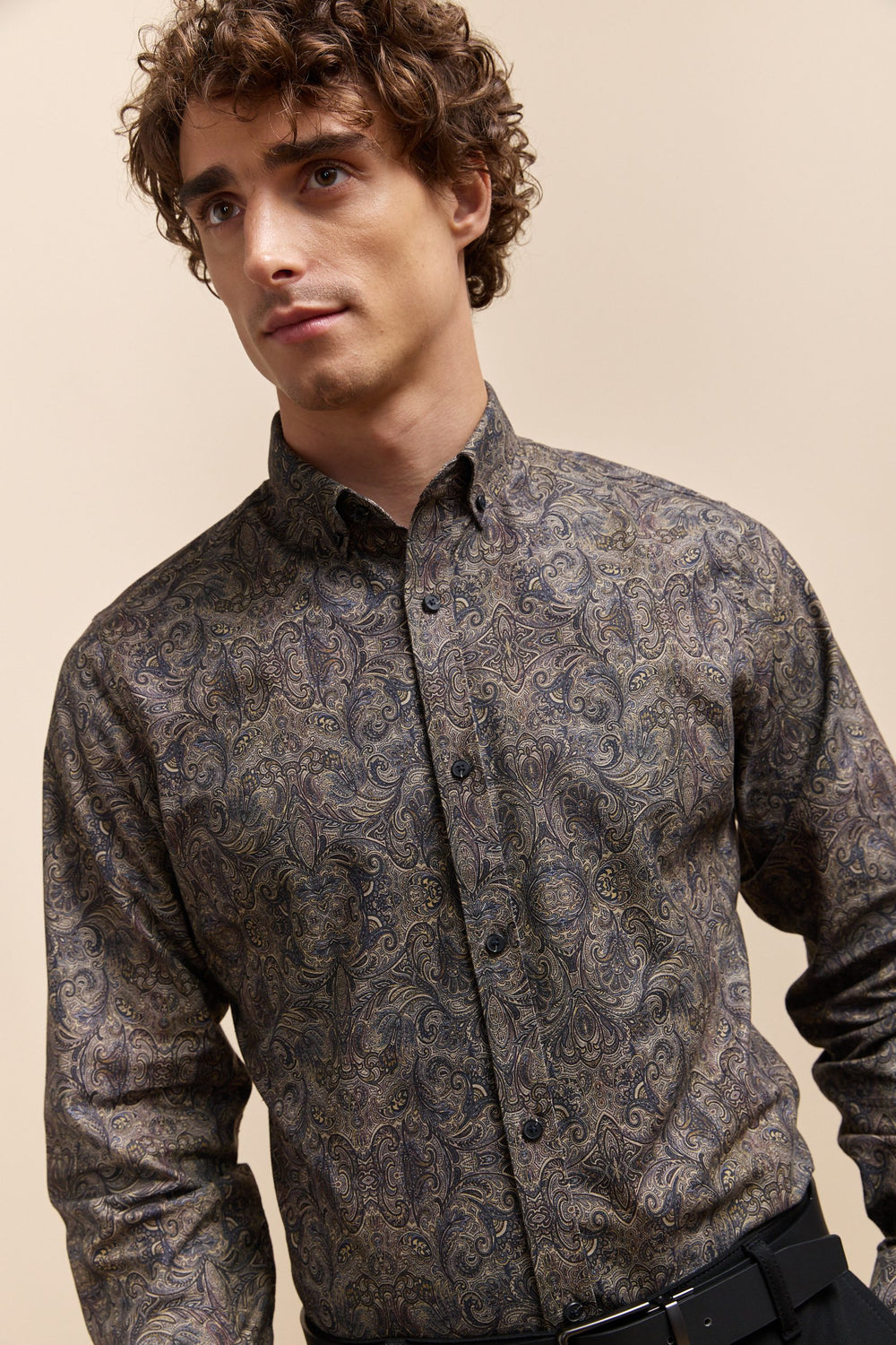 Paisley print fitted shirt with button down collar