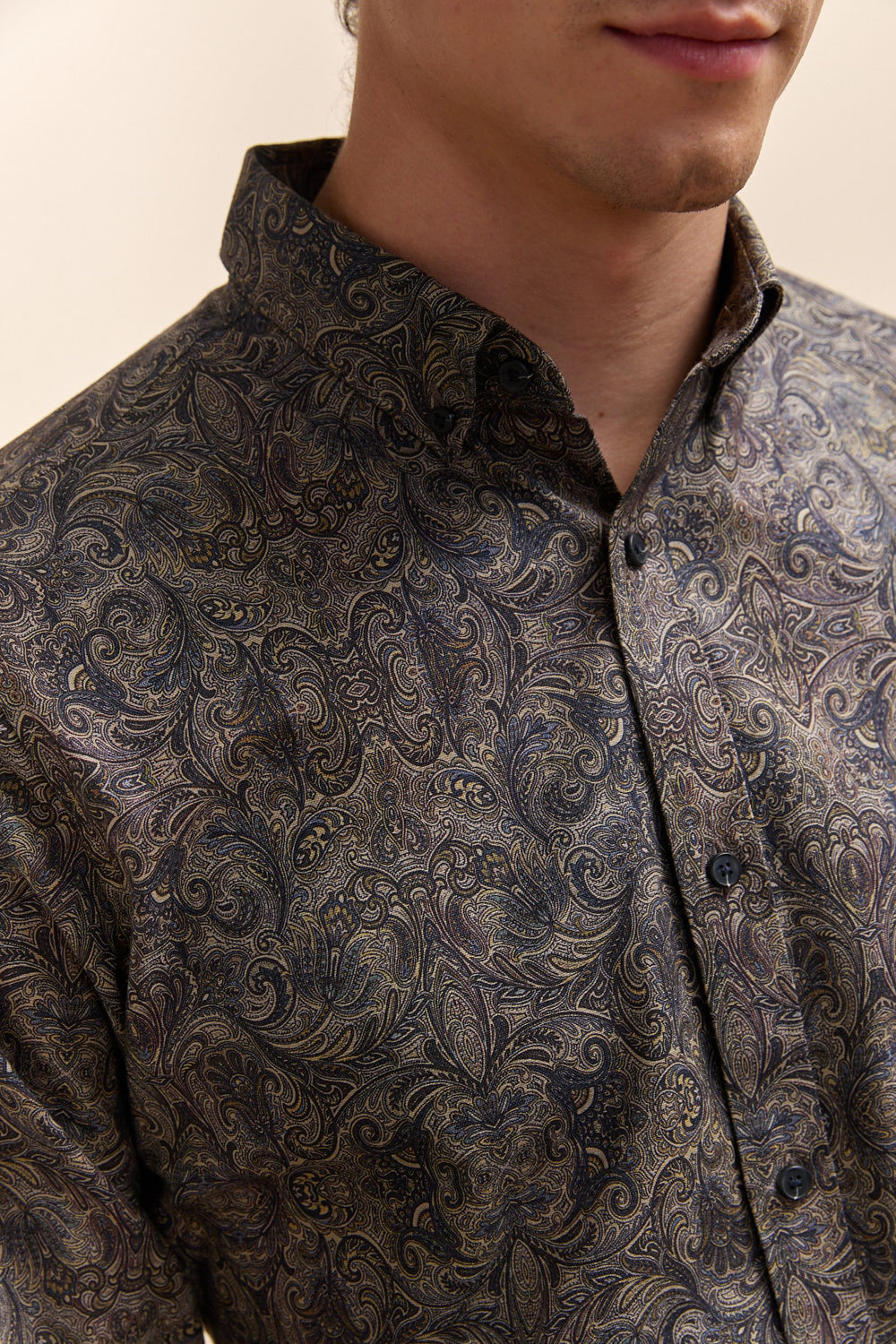 Paisley print fitted shirt with button down collar