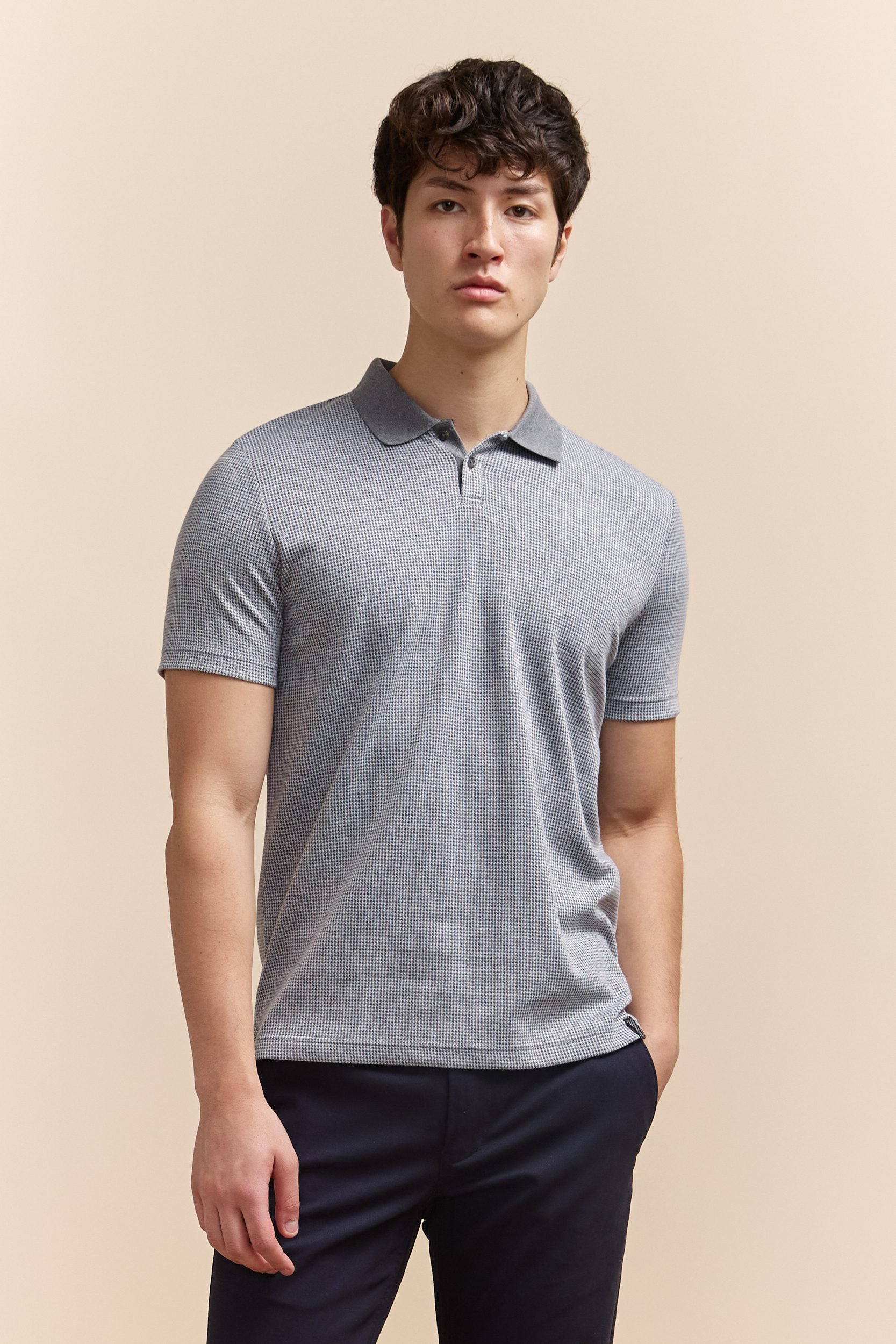 Detailled collar polo