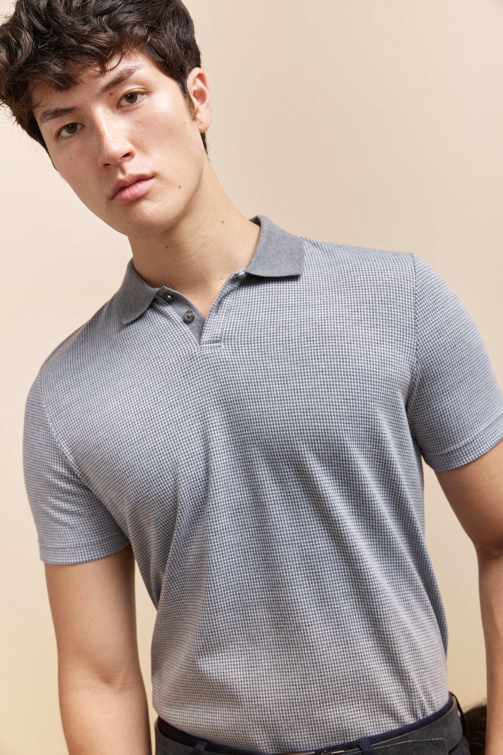 Detailled collar polo