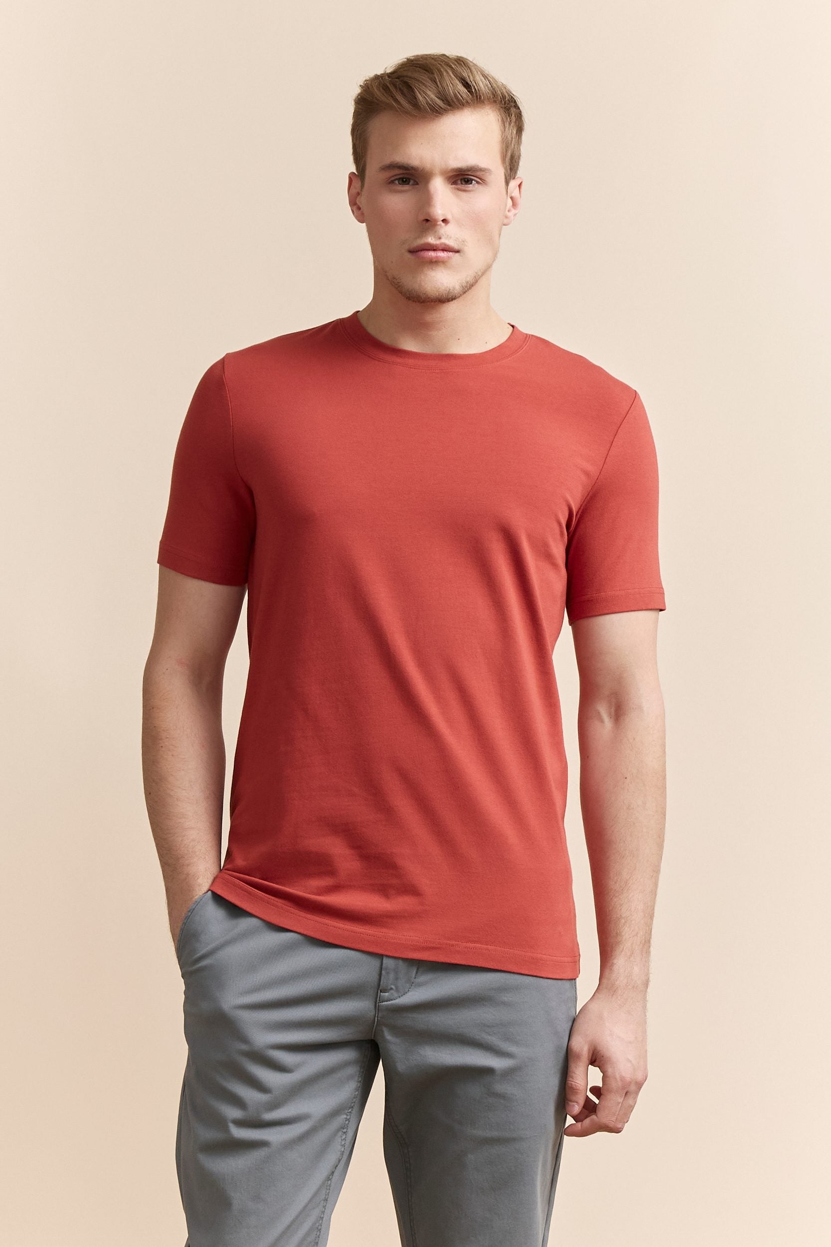 Basic crew neck t-shirt