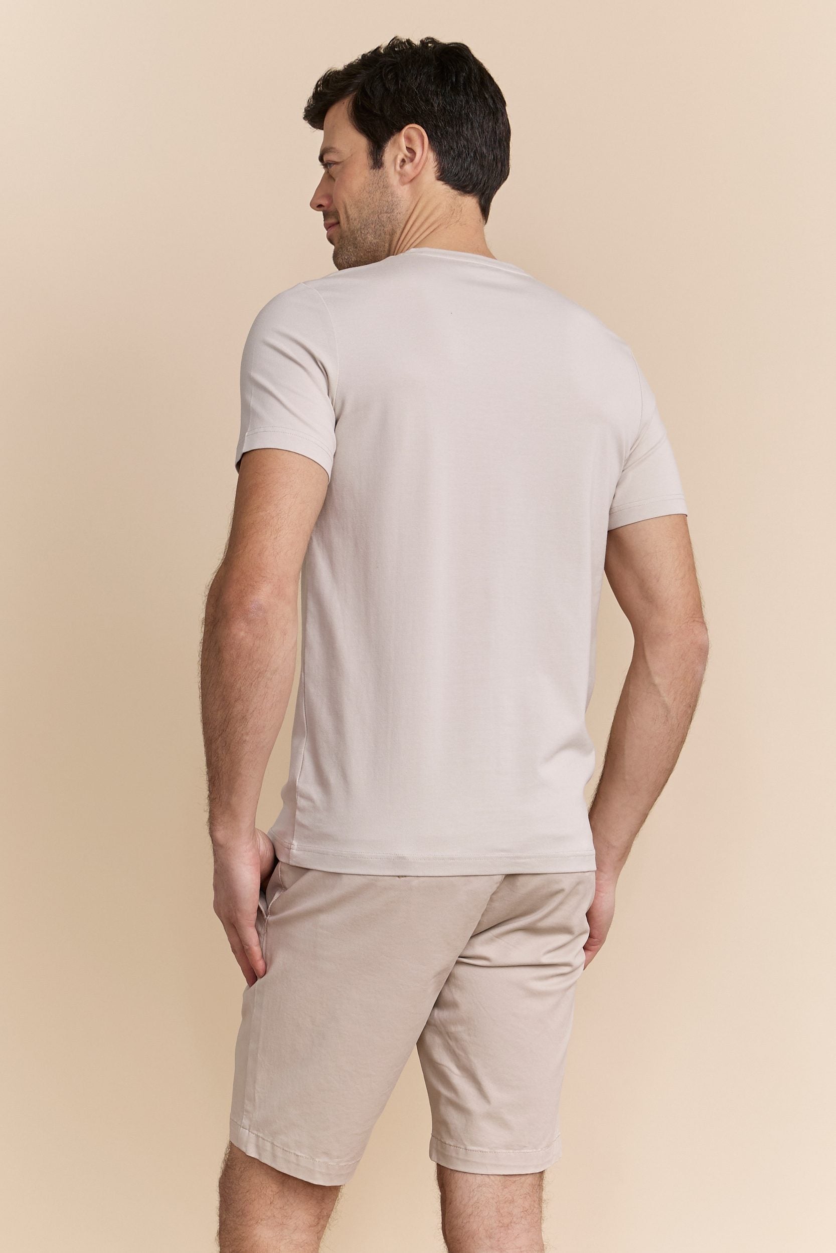 T-shirt essentiel col V