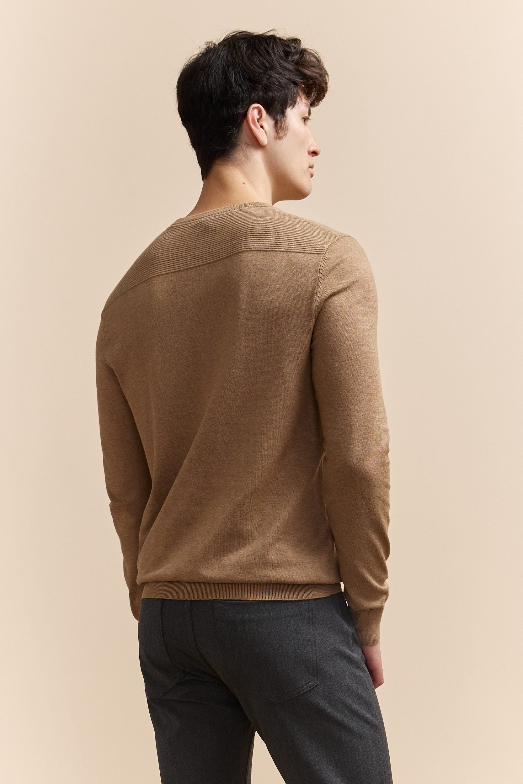 Ottoman details crew neck sweater