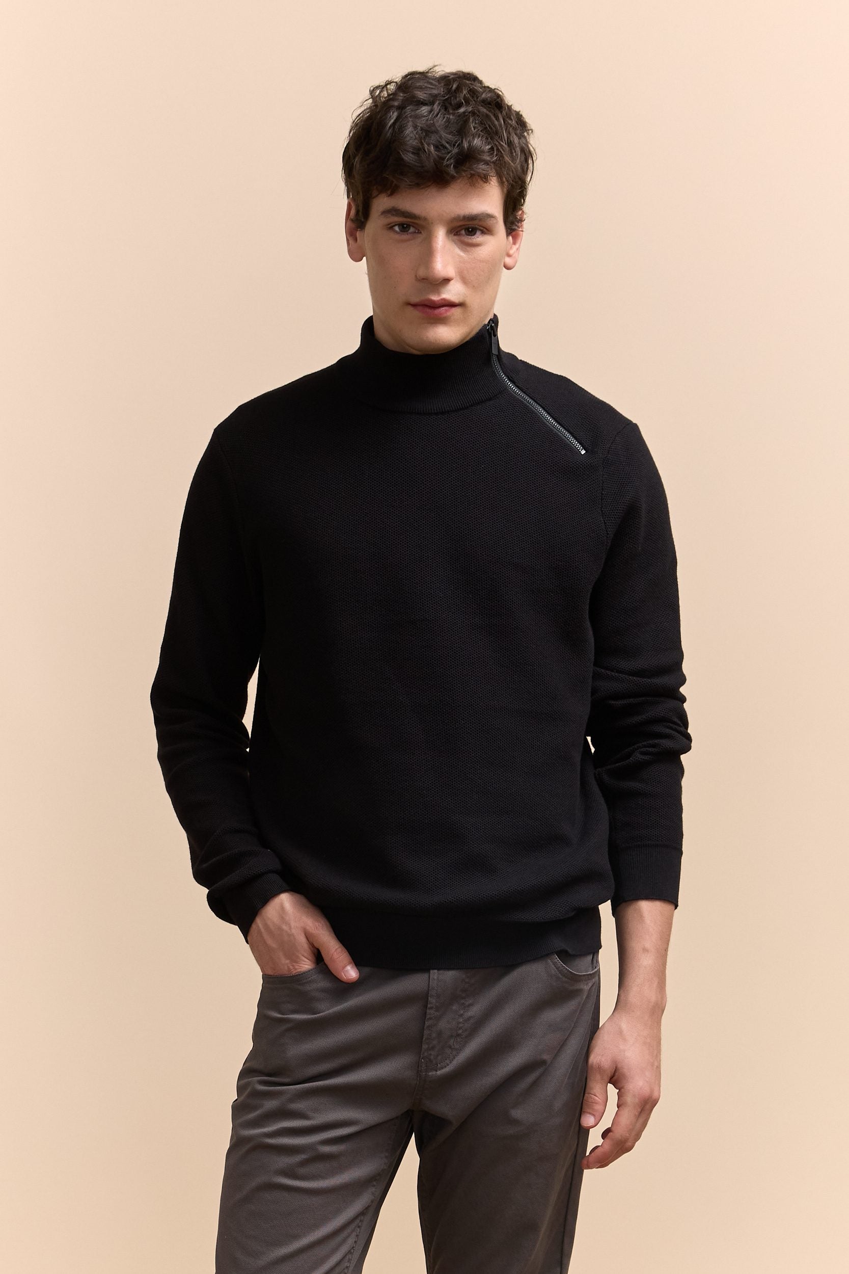 Mock neck sweater with zip