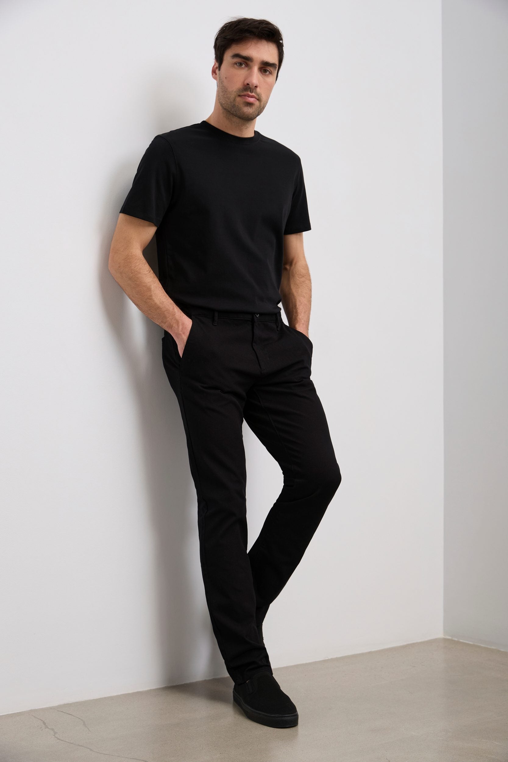 Slim fit slash pocket stretch pants