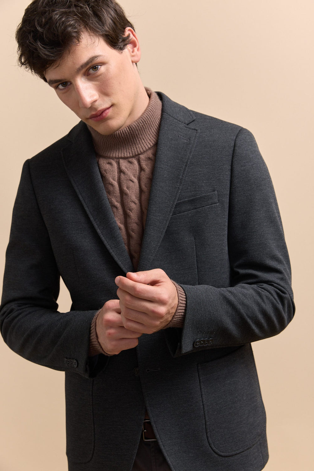 Fitted knit blazer