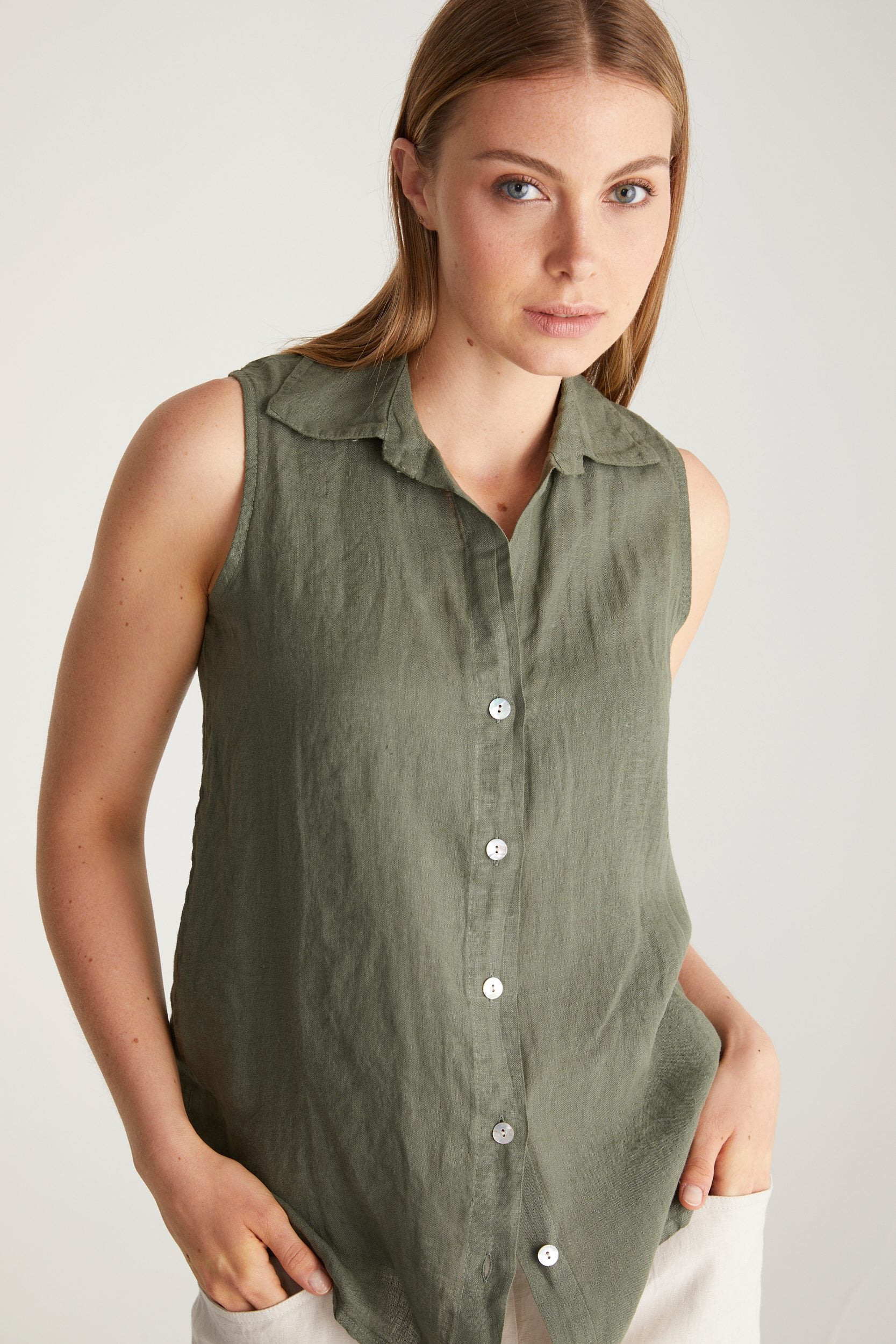 Linen sleeveless blouse