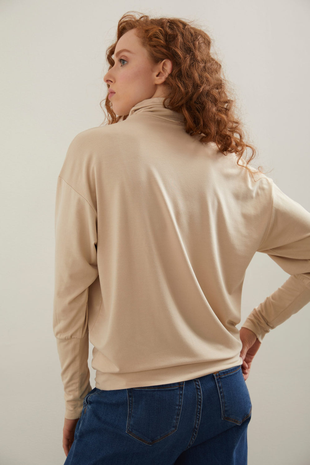 Long sleeve mock neck t-shirt with gathering