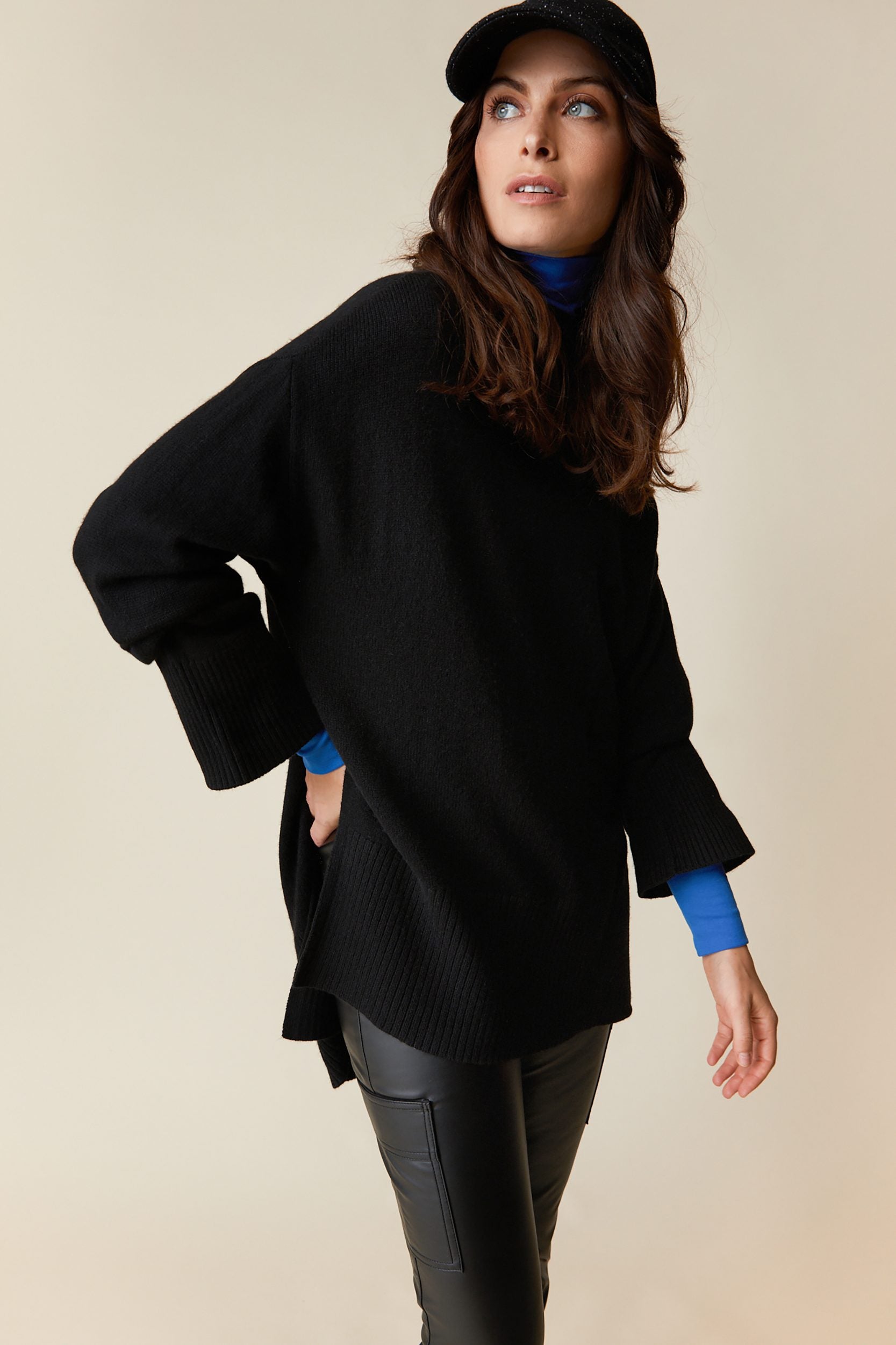 Cashmere blend sweater with large cropped sleeves