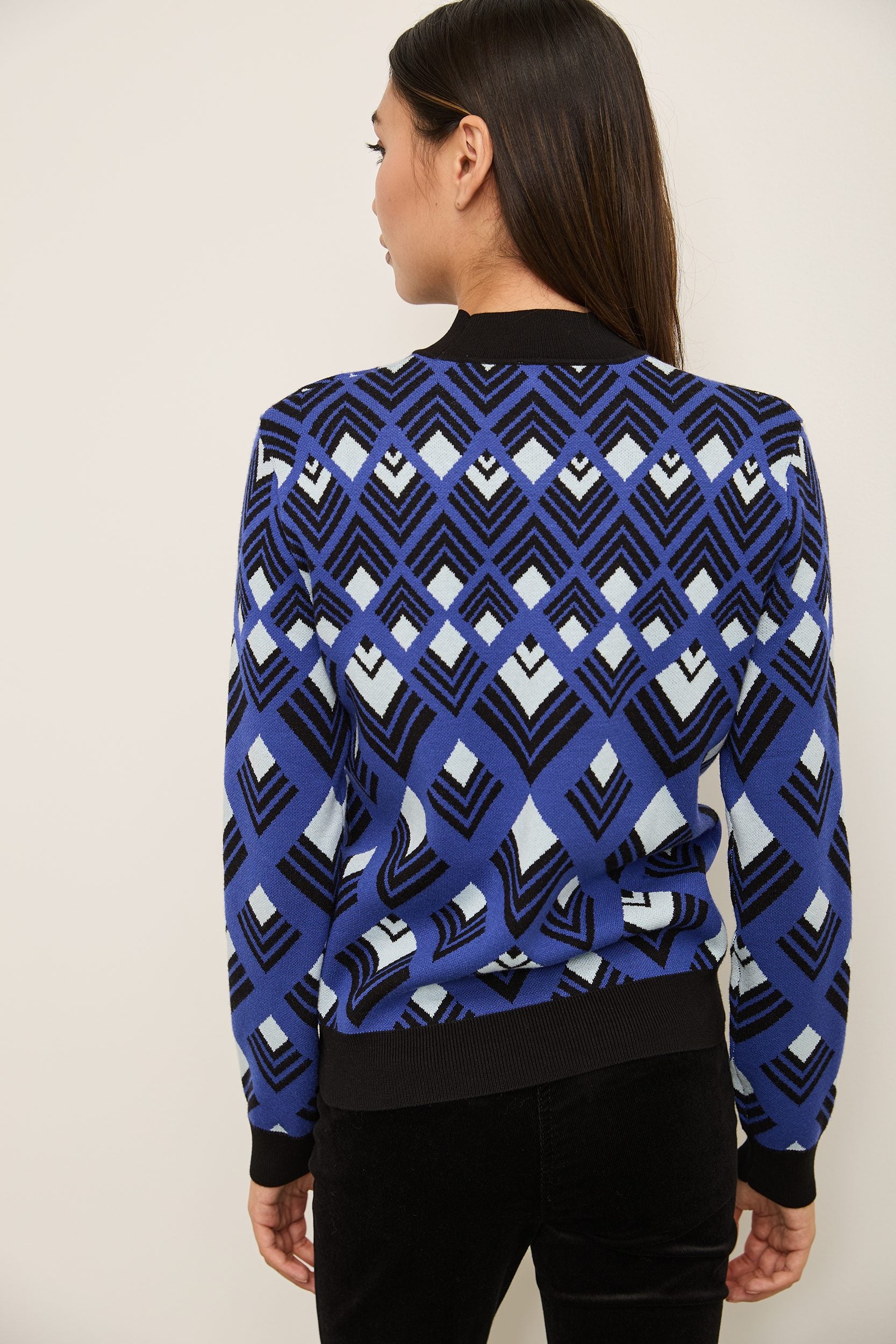 Pull à motif jacquard géométrique