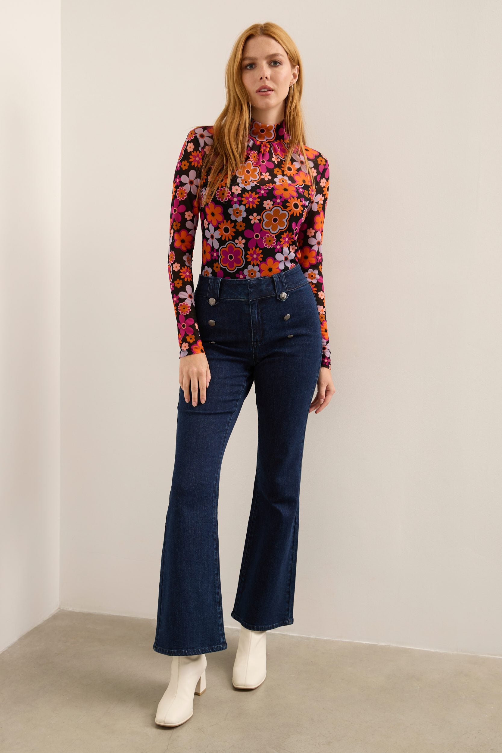 Flared High Waist Buttoned Jean