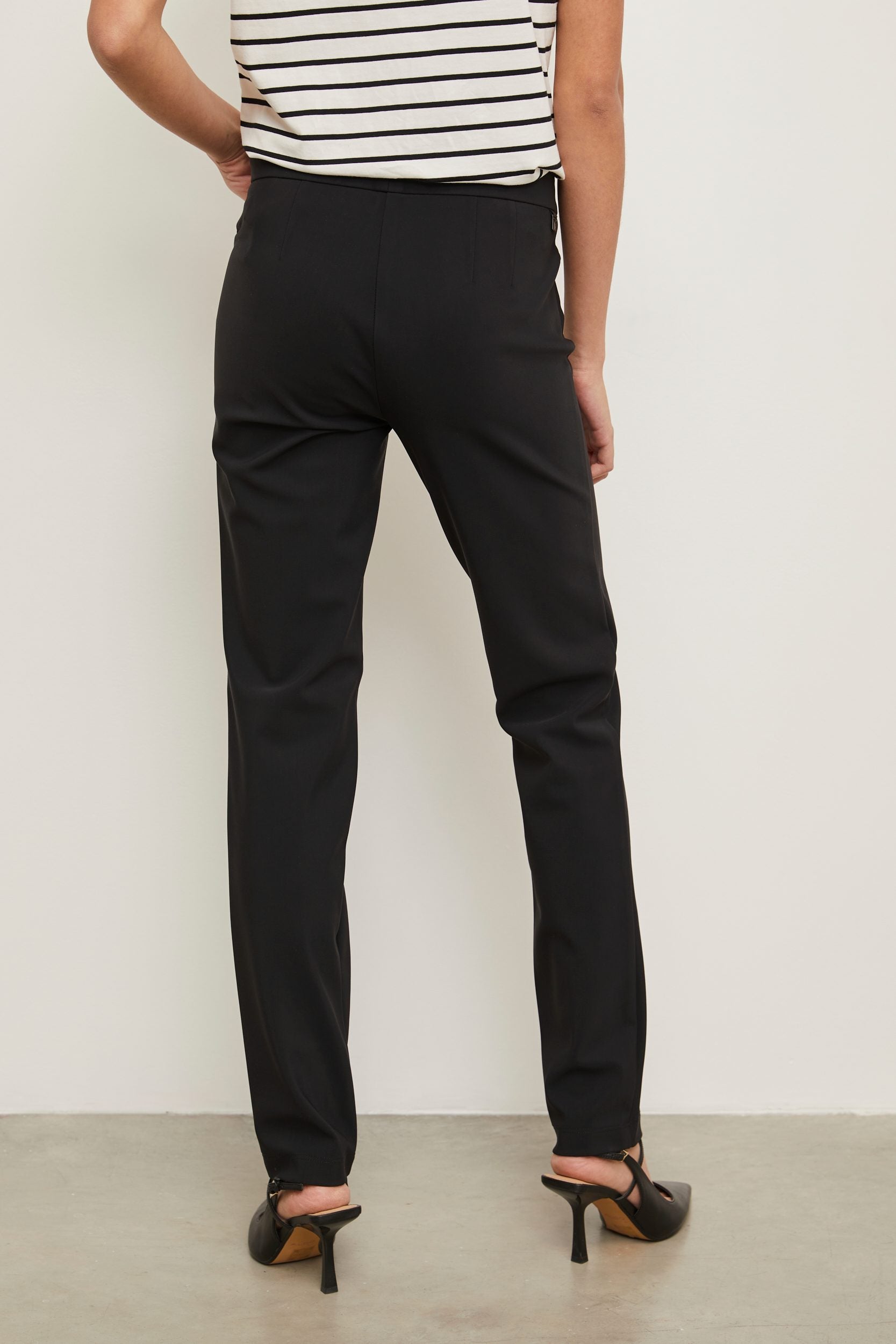 Stretch slim fit Sport Chic pant