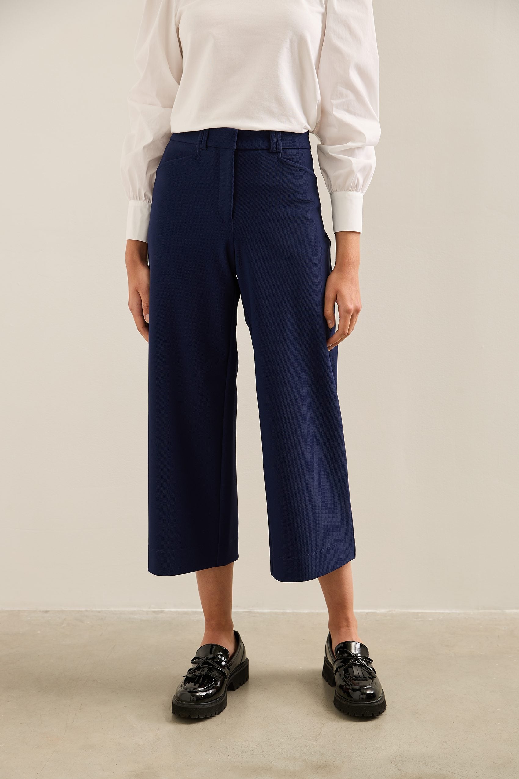 Sport Chic wide leg cropped pant