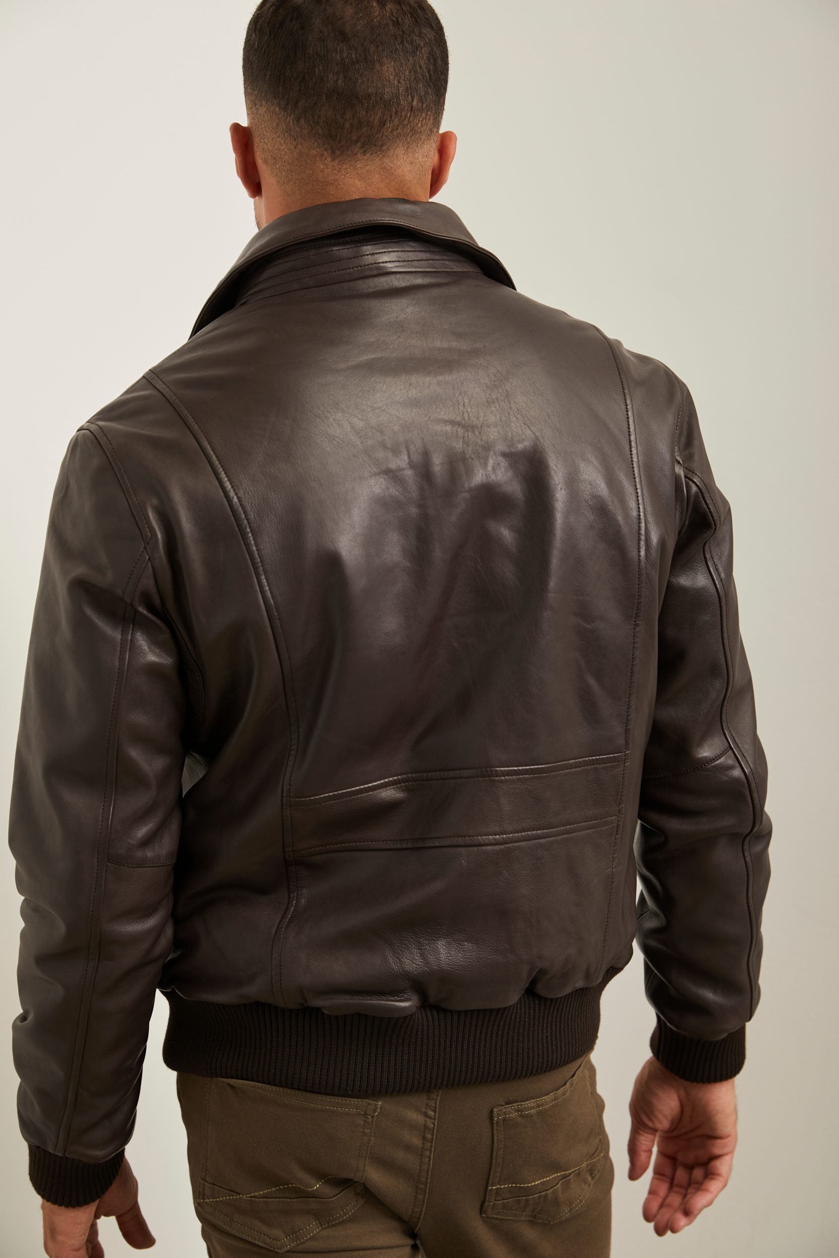 Blouson de cuir aviateur